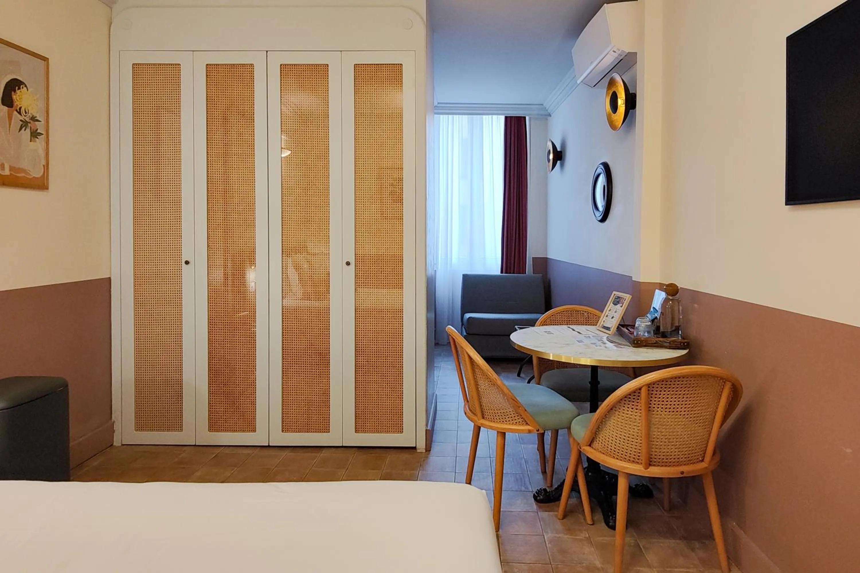 Photo of the whole room in Hotel Aparthotel AMMI Vieux Nice