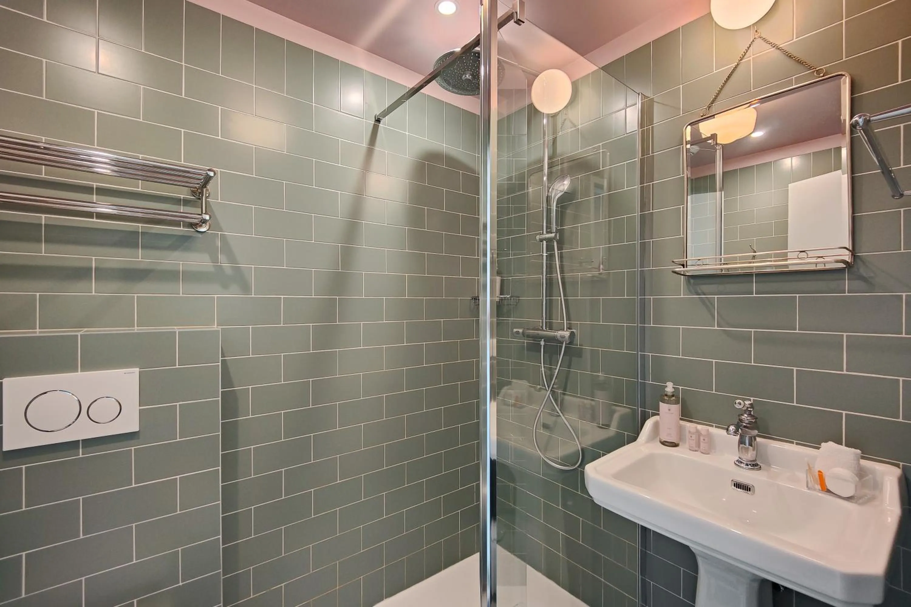 Bathroom in Hotel Aparthotel AMMI Vieux Nice