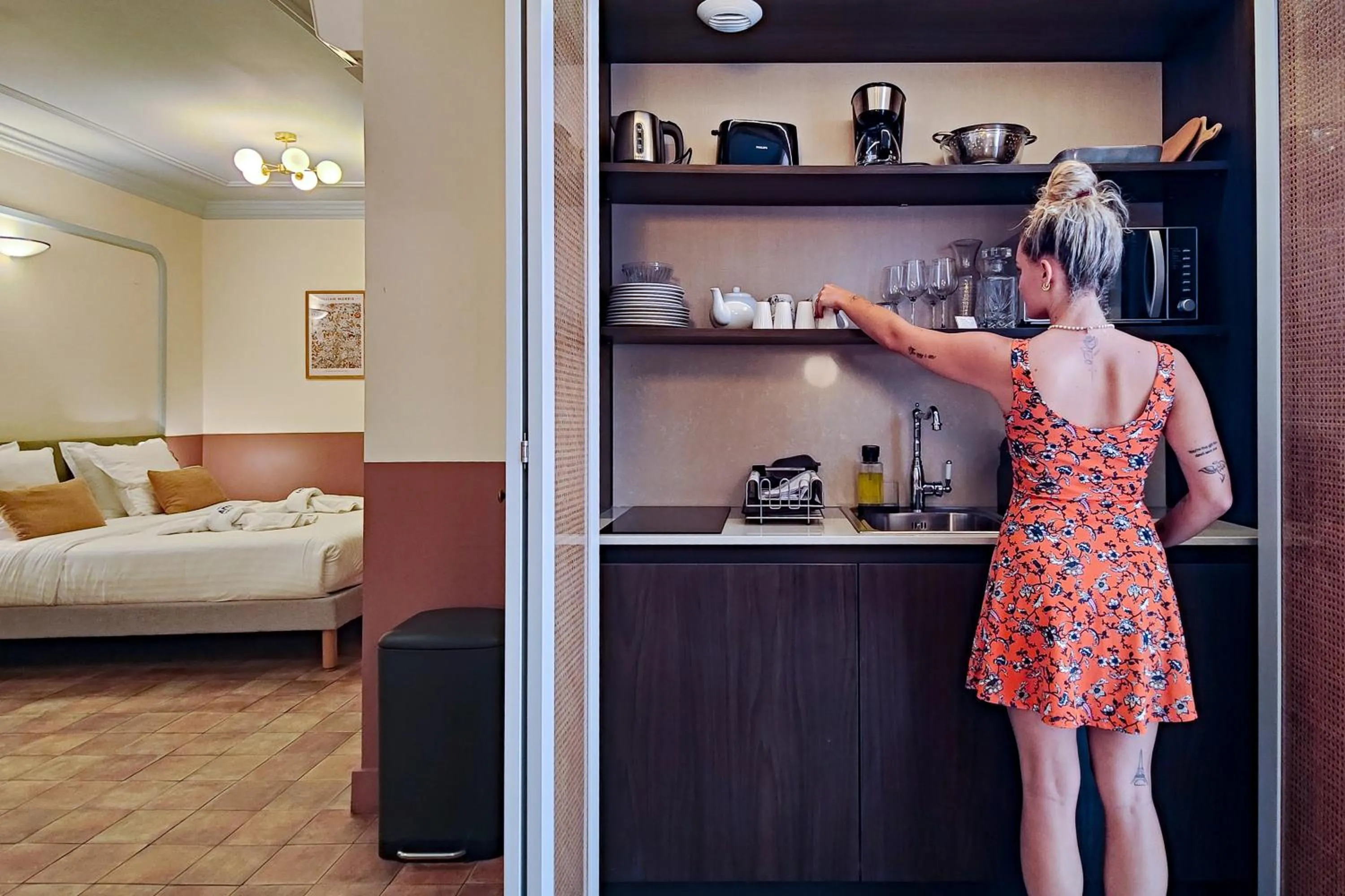 Kitchen or kitchenette, Bed in Hotel Aparthotel AMMI Vieux Nice