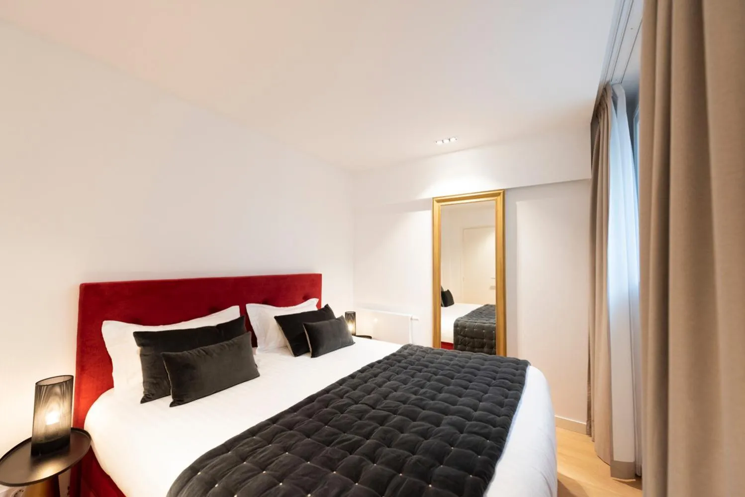 Other, Bed in Bistrot