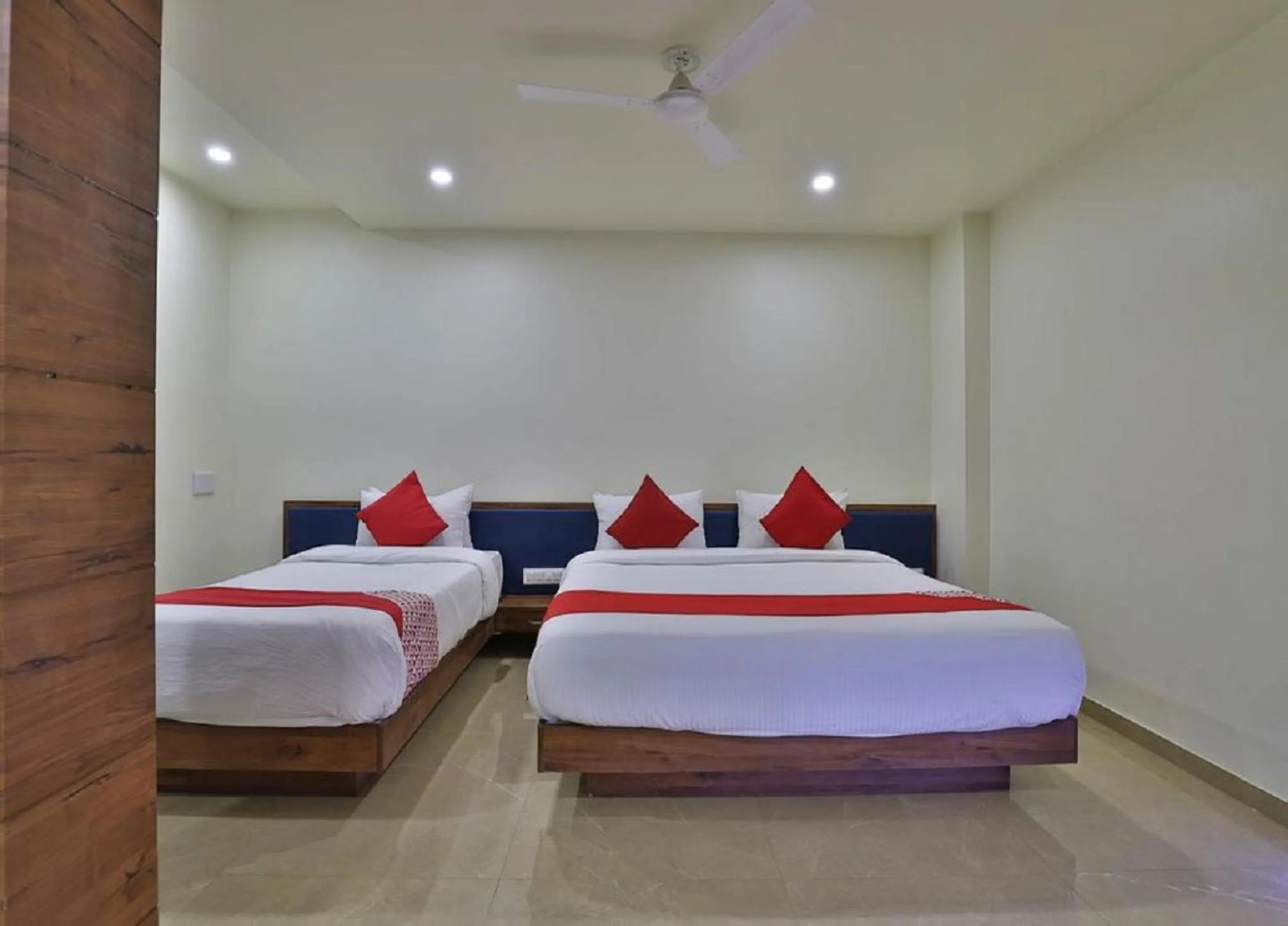 Bedroom, Bed in Hotel Kuber