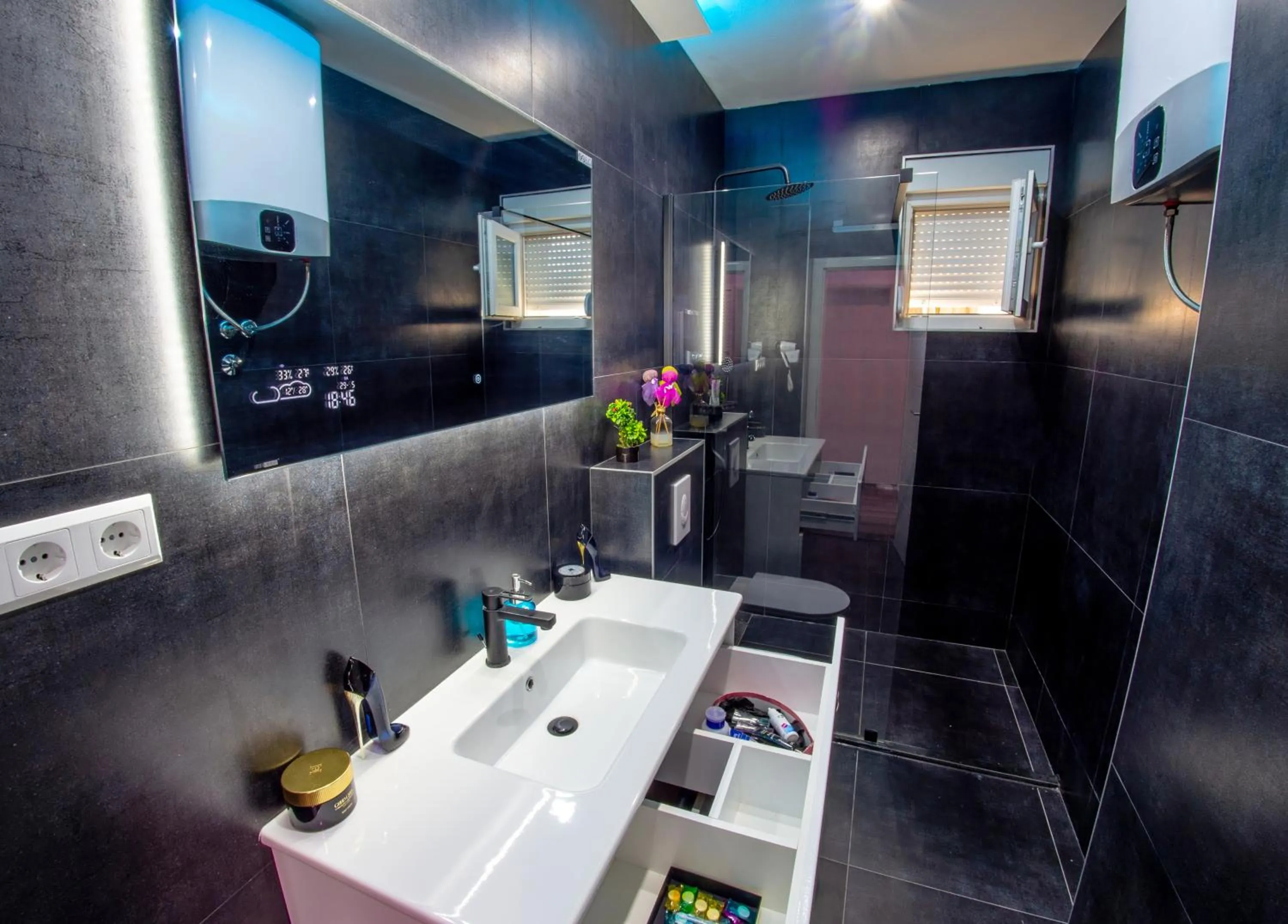 Toilet in Smart Home Mostar