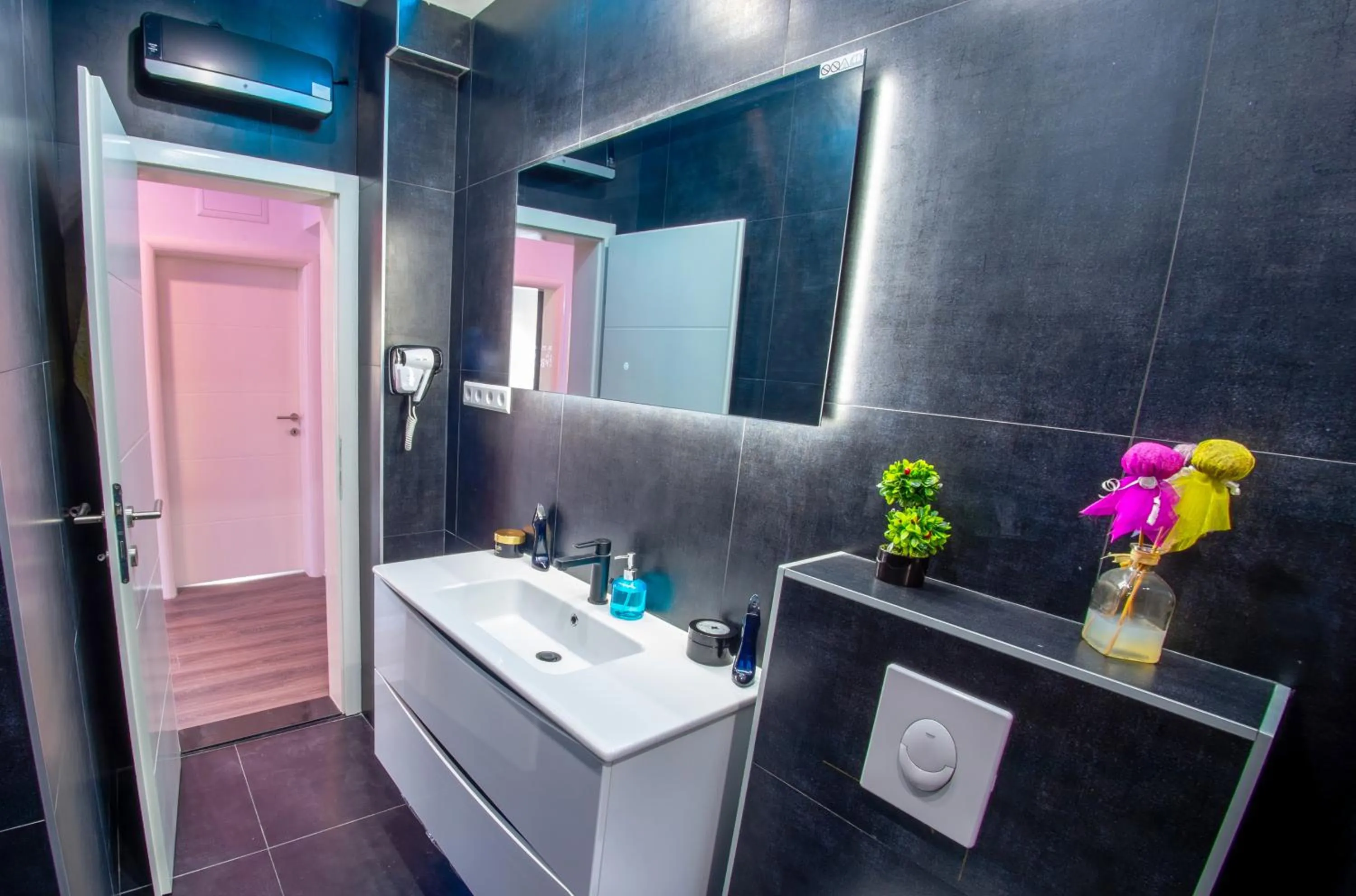Toilet in Smart Home Mostar