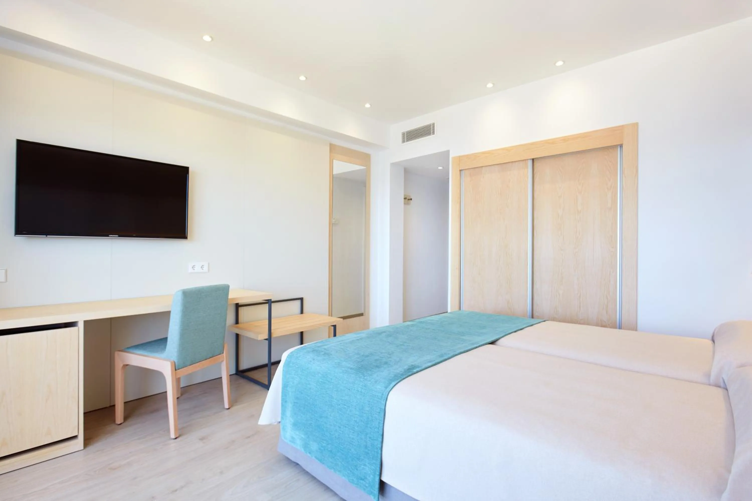 Photo of the whole room, Bed in Universal Hotel Cabo Blanco - Adults Only