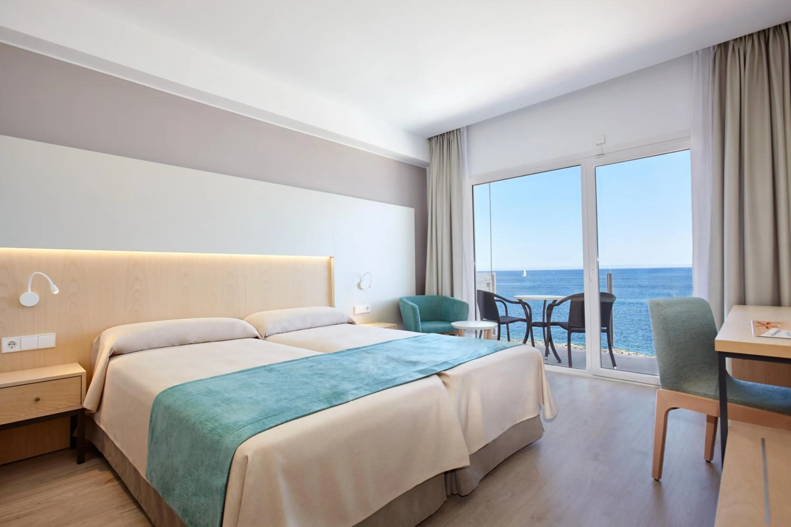 Photo of the whole room, Bed in Universal Hotel Cabo Blanco - Adults Only