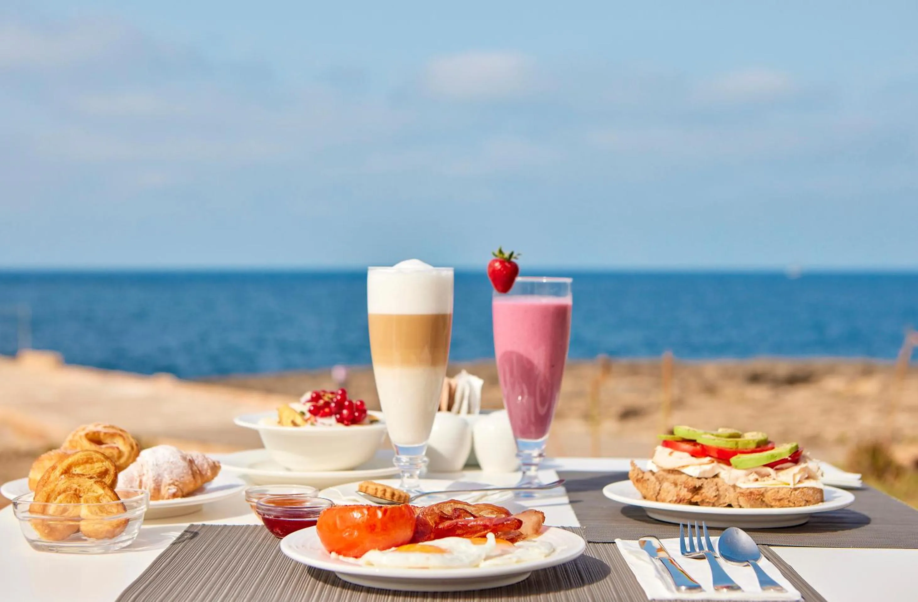 Breakfast in Universal Hotel Cabo Blanco - Adults Only