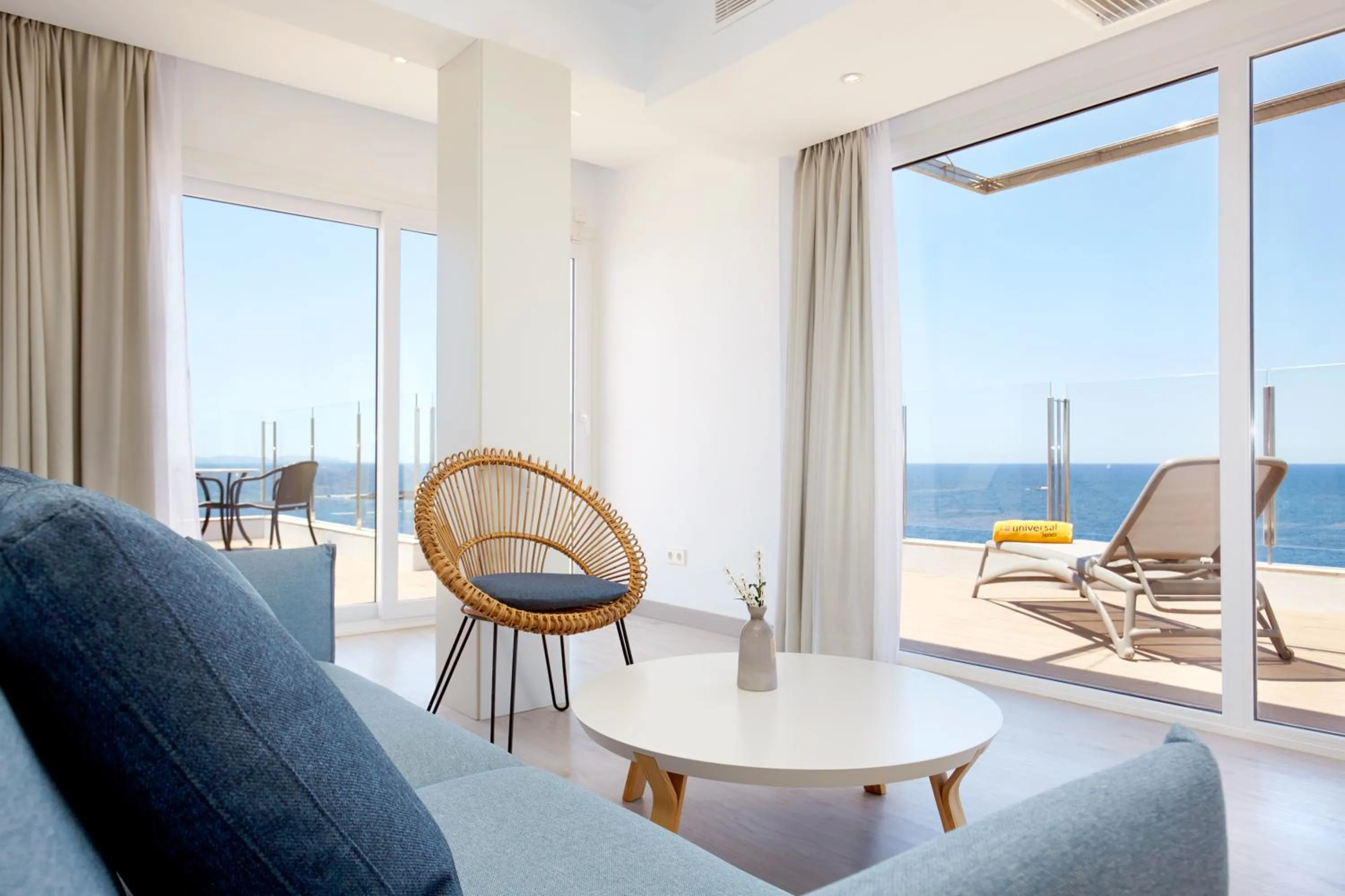 Living room in Universal Hotel Cabo Blanco - Adults Only