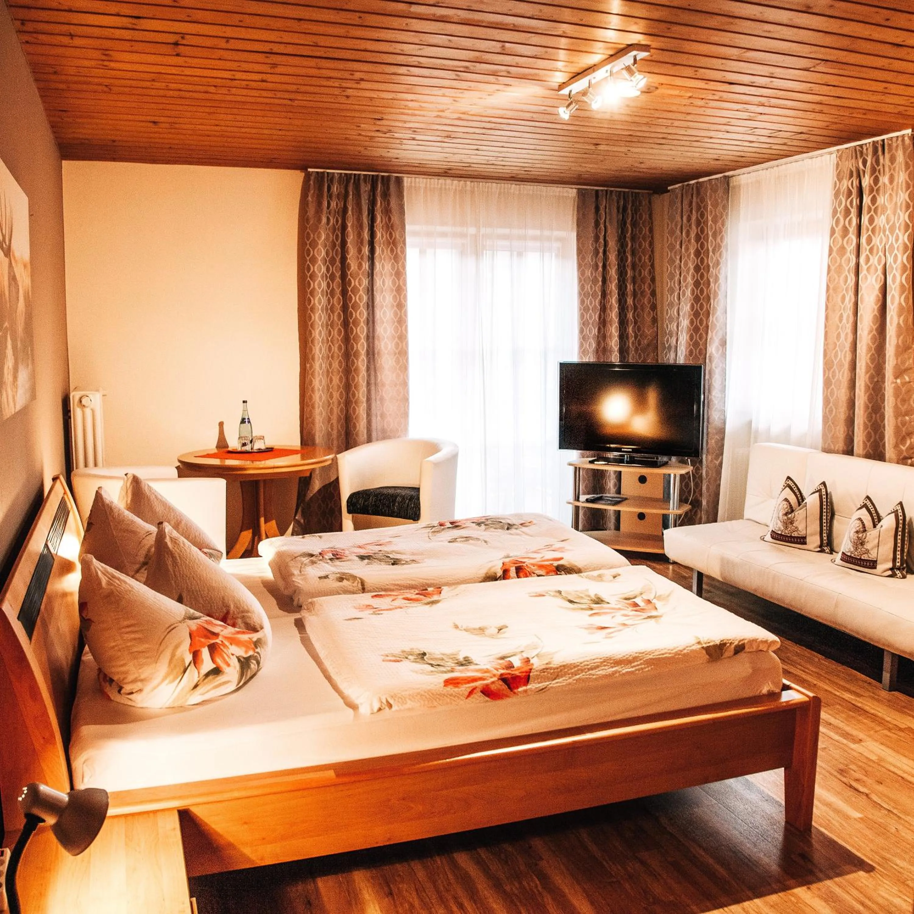 Photo of the whole room, Bed in Oberer Wirt