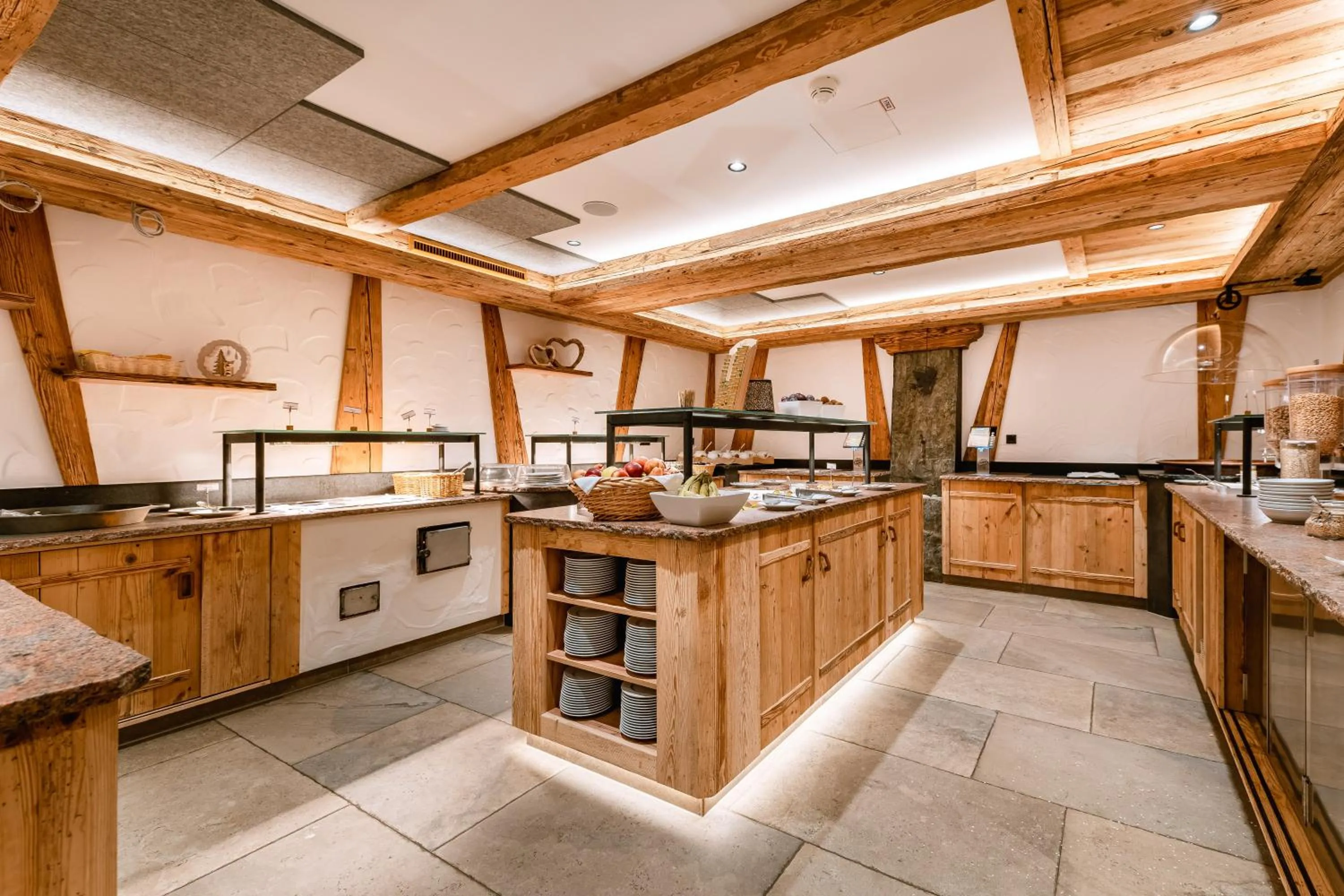 Buffet breakfast in Hotel Restaurant Hexenalm