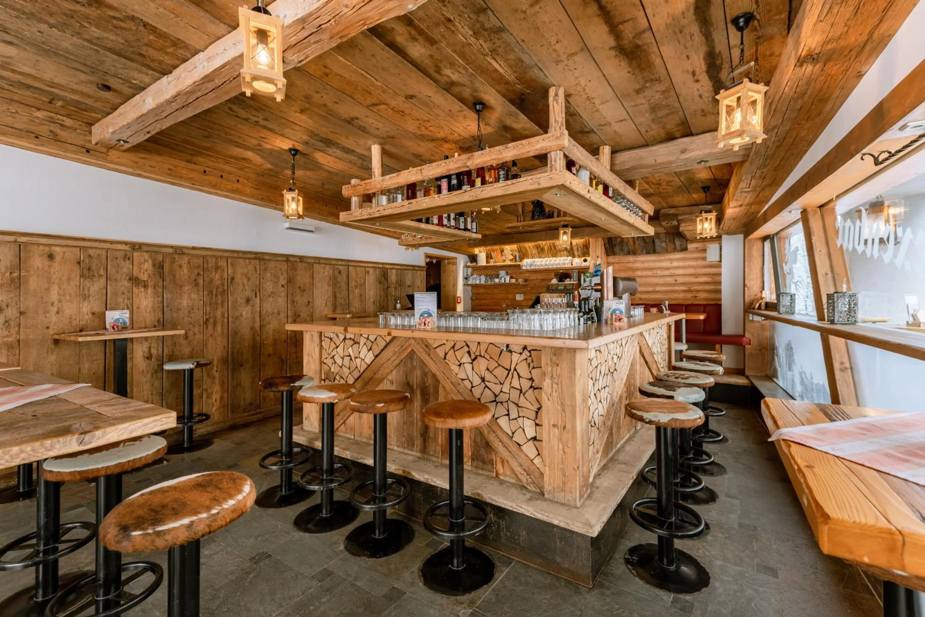 Lounge or bar in Hotel Restaurant Hexenalm