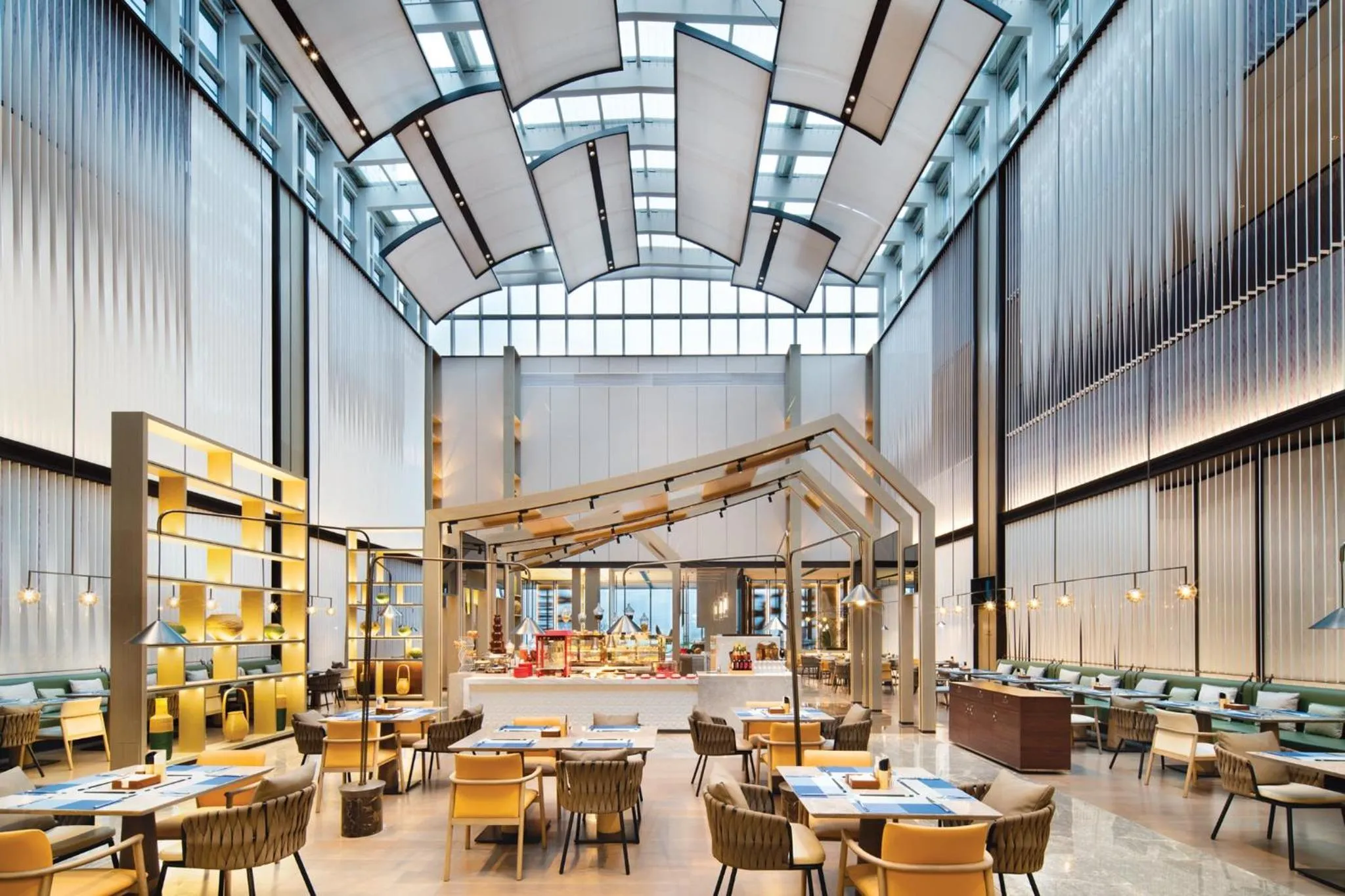 Restaurant/places to eat in Crowne Plaza Hangzhou Science City by IHG