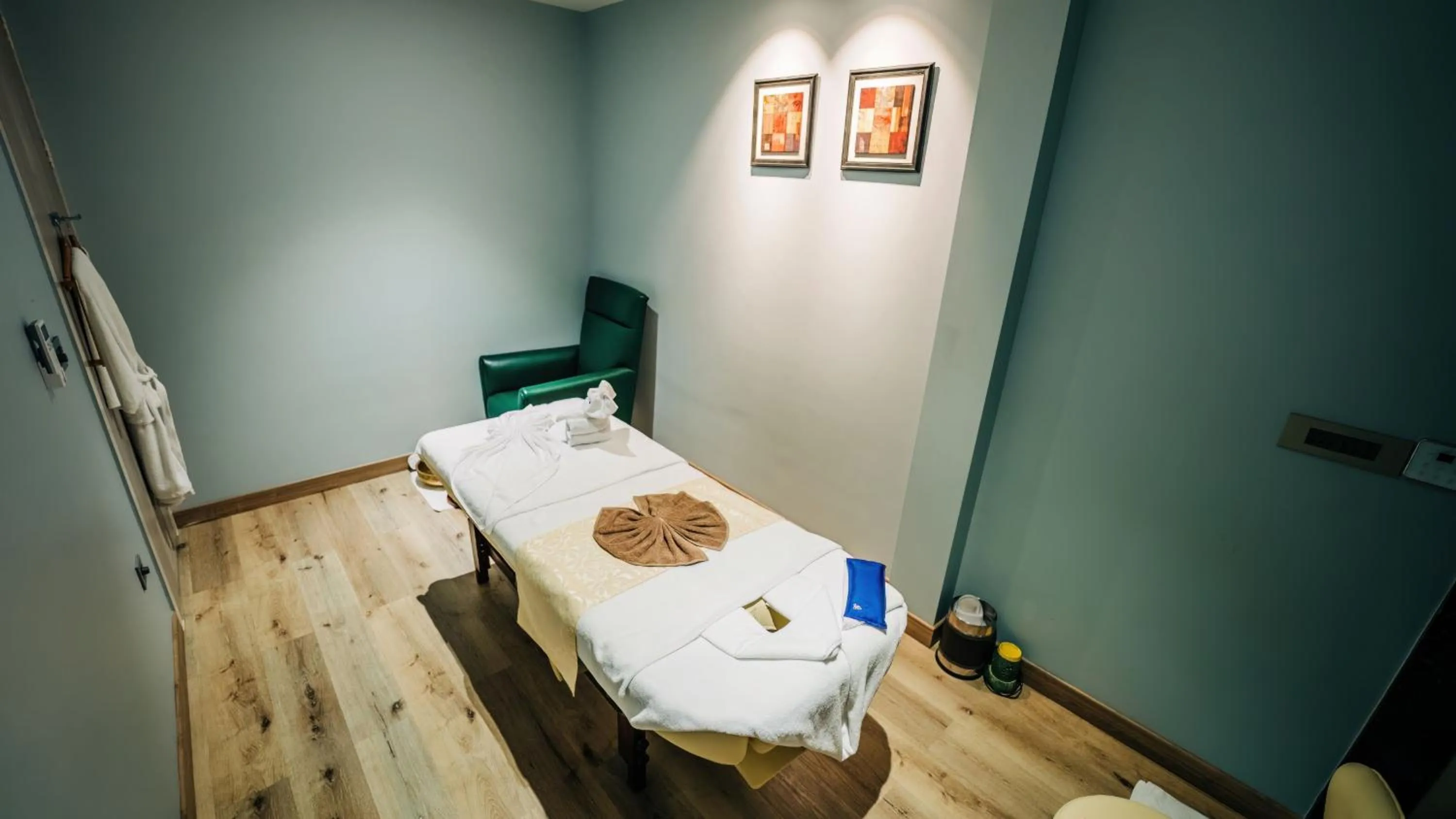 Spa and wellness centre/facilities, Bed in Holiday Inn Goa Candolim