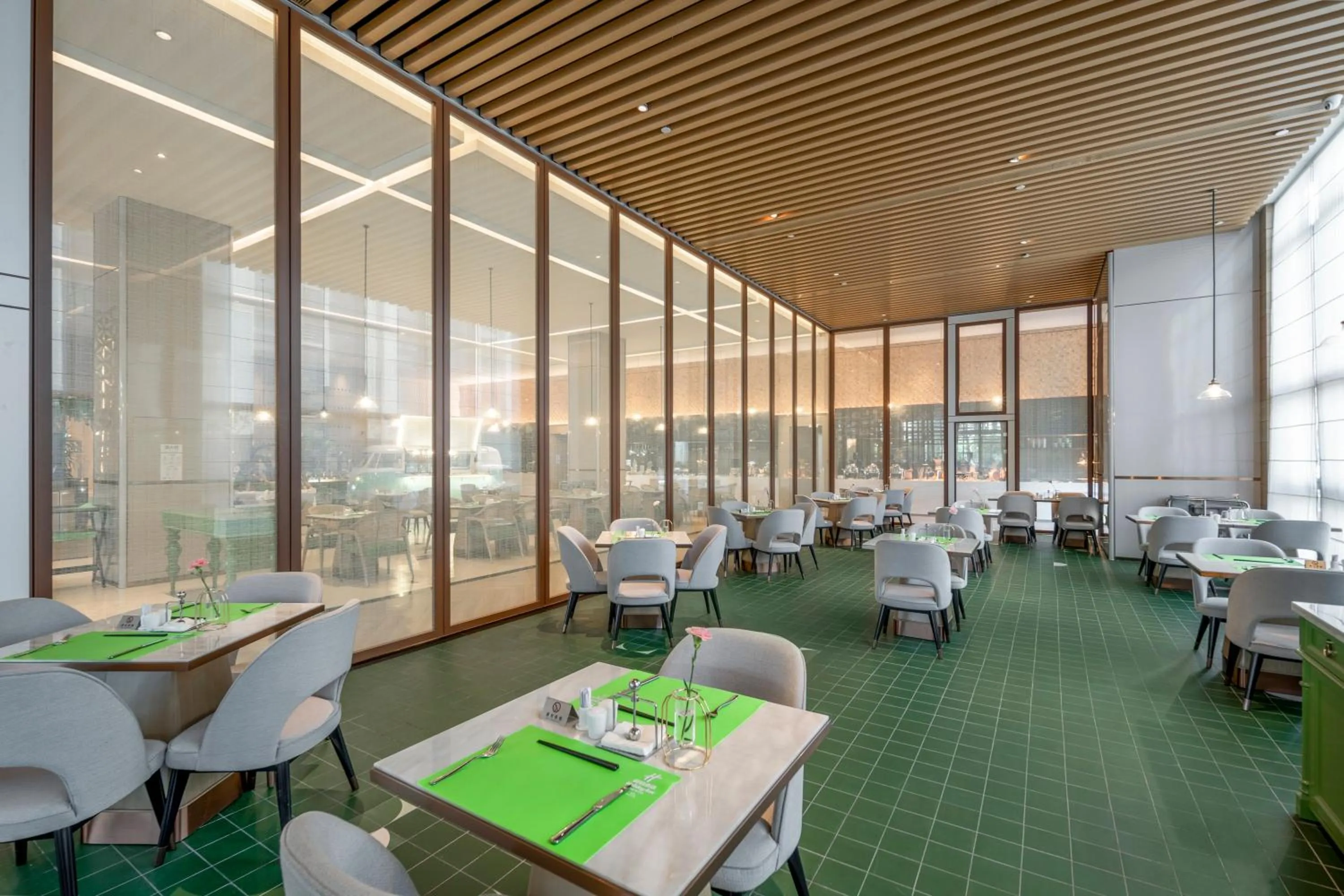 Restaurant/places to eat in Holiday Inn Fuyang by IHG