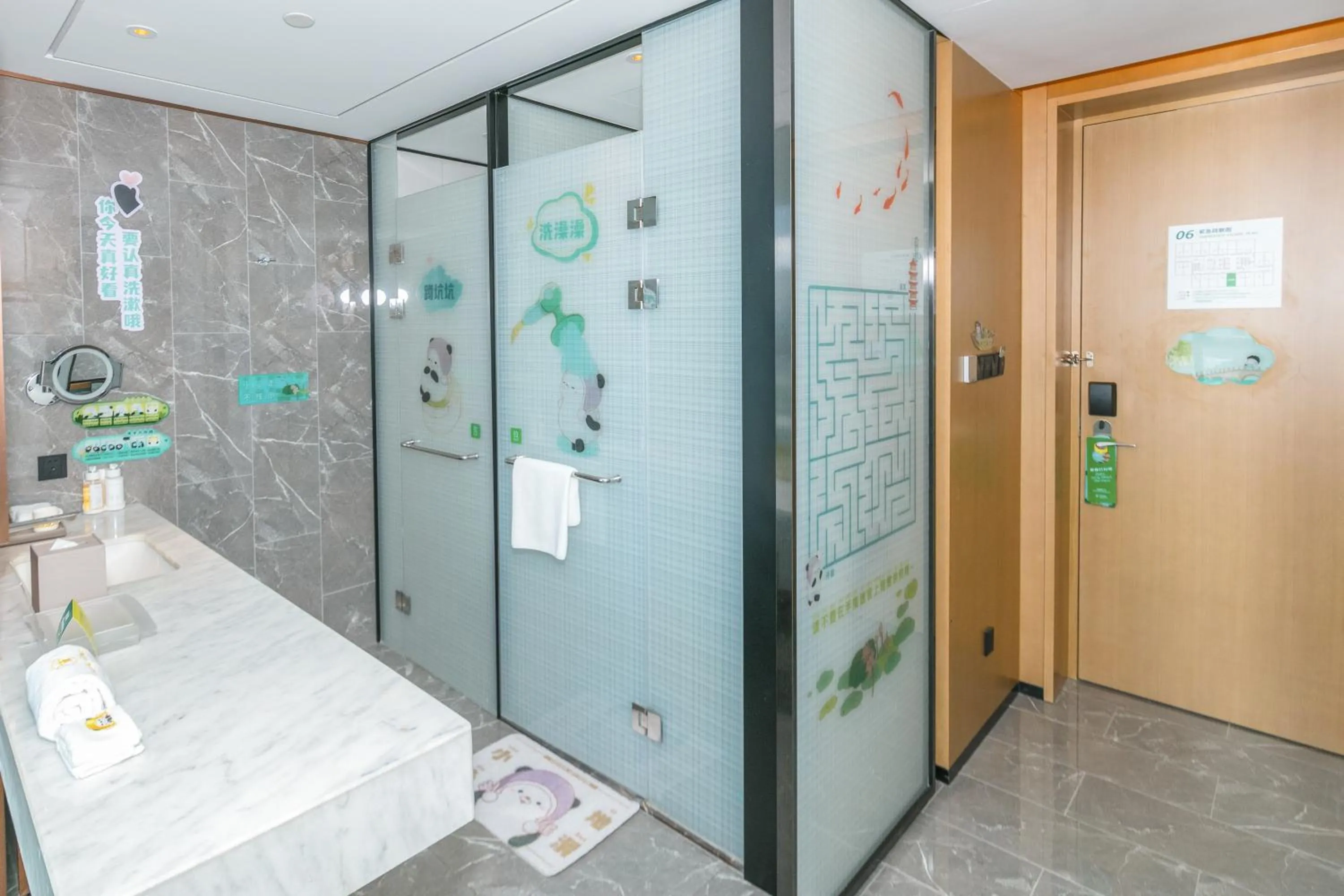 Bedroom in Holiday Inn Fuyang by IHG