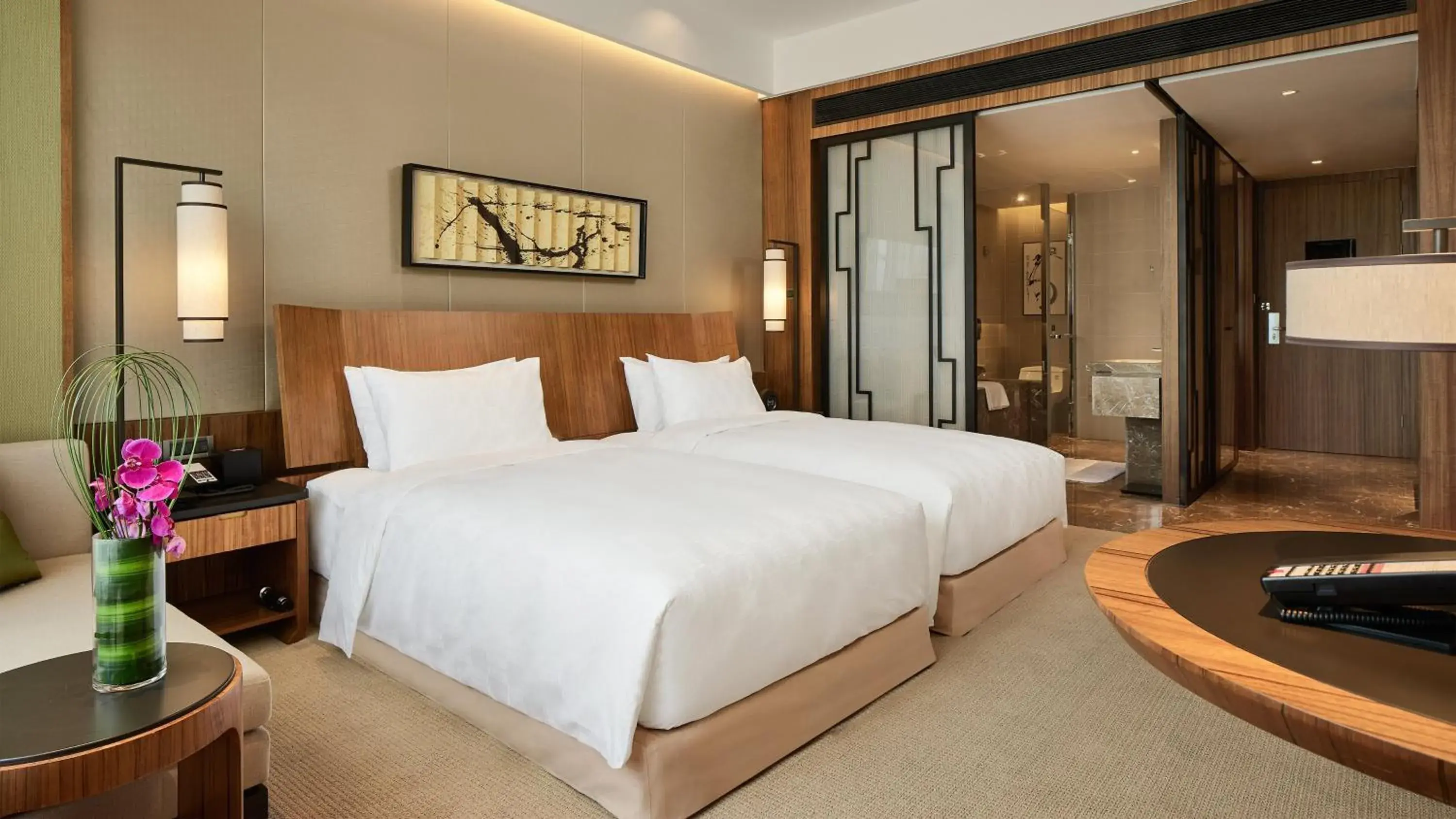 Premium Twin Room with Lounge Access in HUALUXE Ningbo Harbor City Premium Twin Room with Lounge Access in HUALUXE Ningbo Harbor City