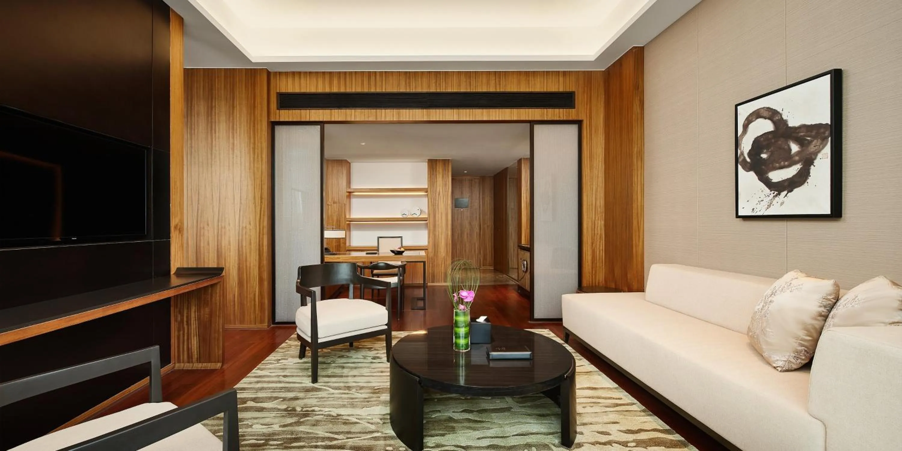 Bedroom in HUALUXE Ningbo Harbor City