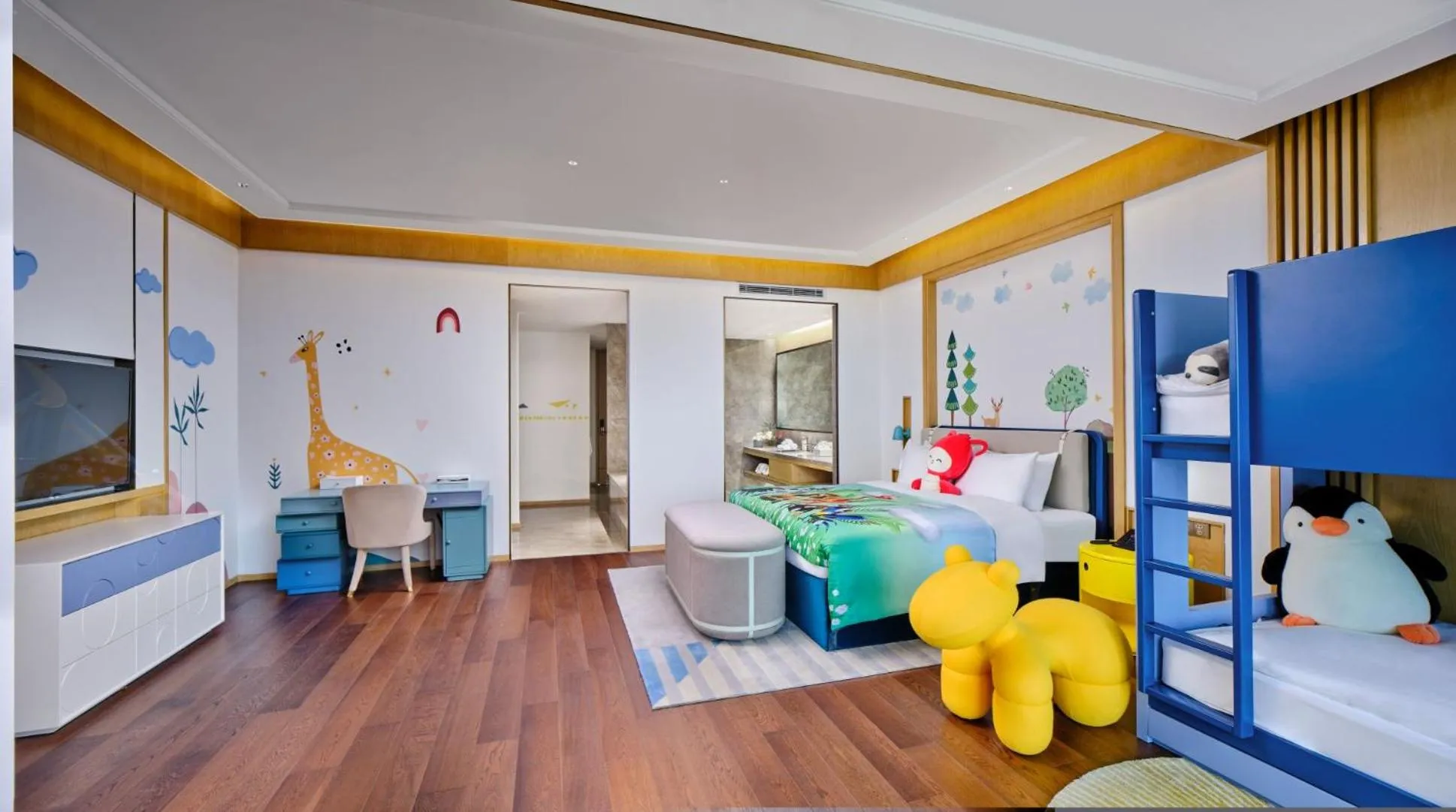 Bed in HUALUXE Suzhou Bay Hot Spring Resort