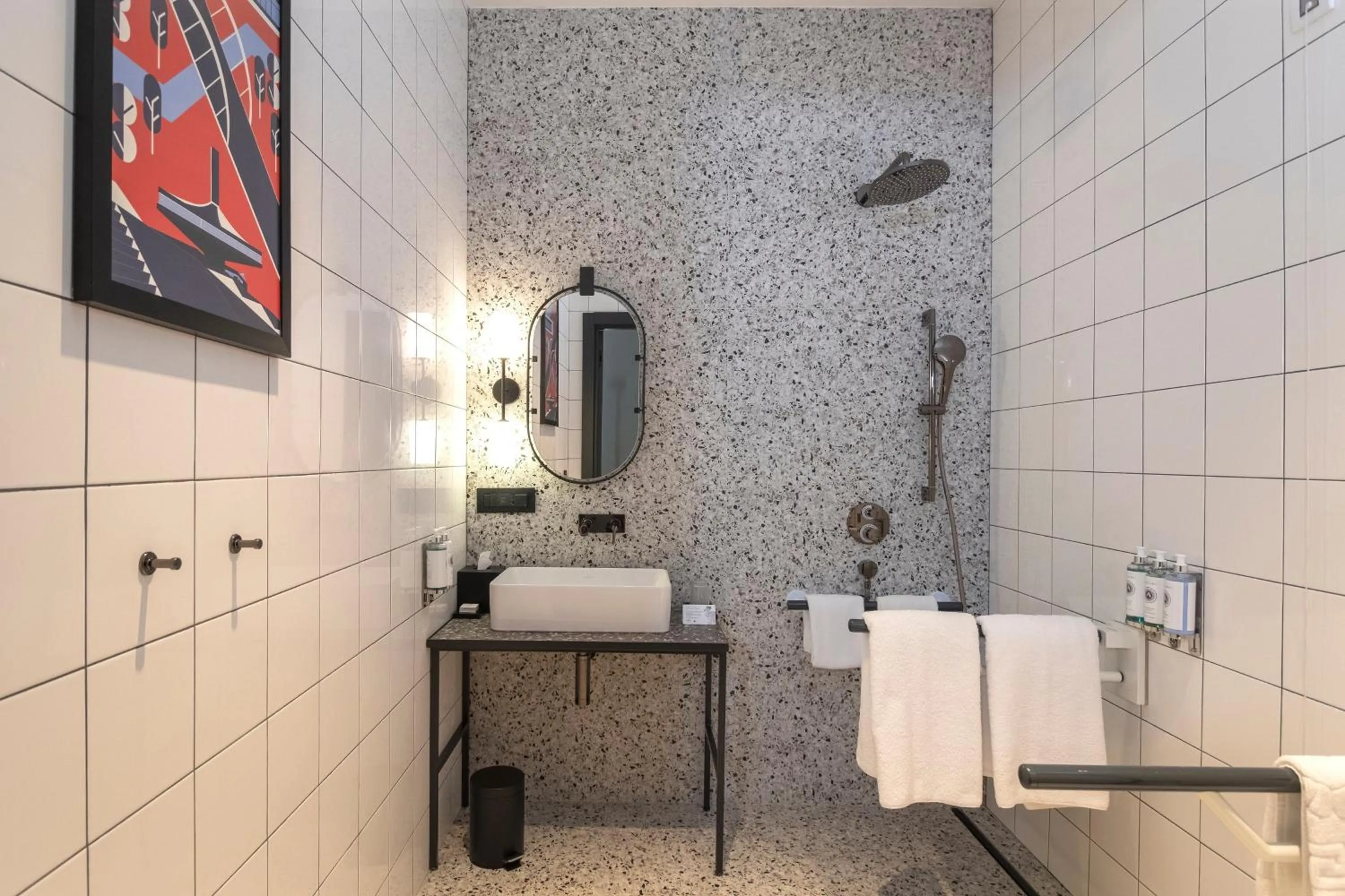 Photo of the whole room in Hotel Indigo Belgrade by IHG