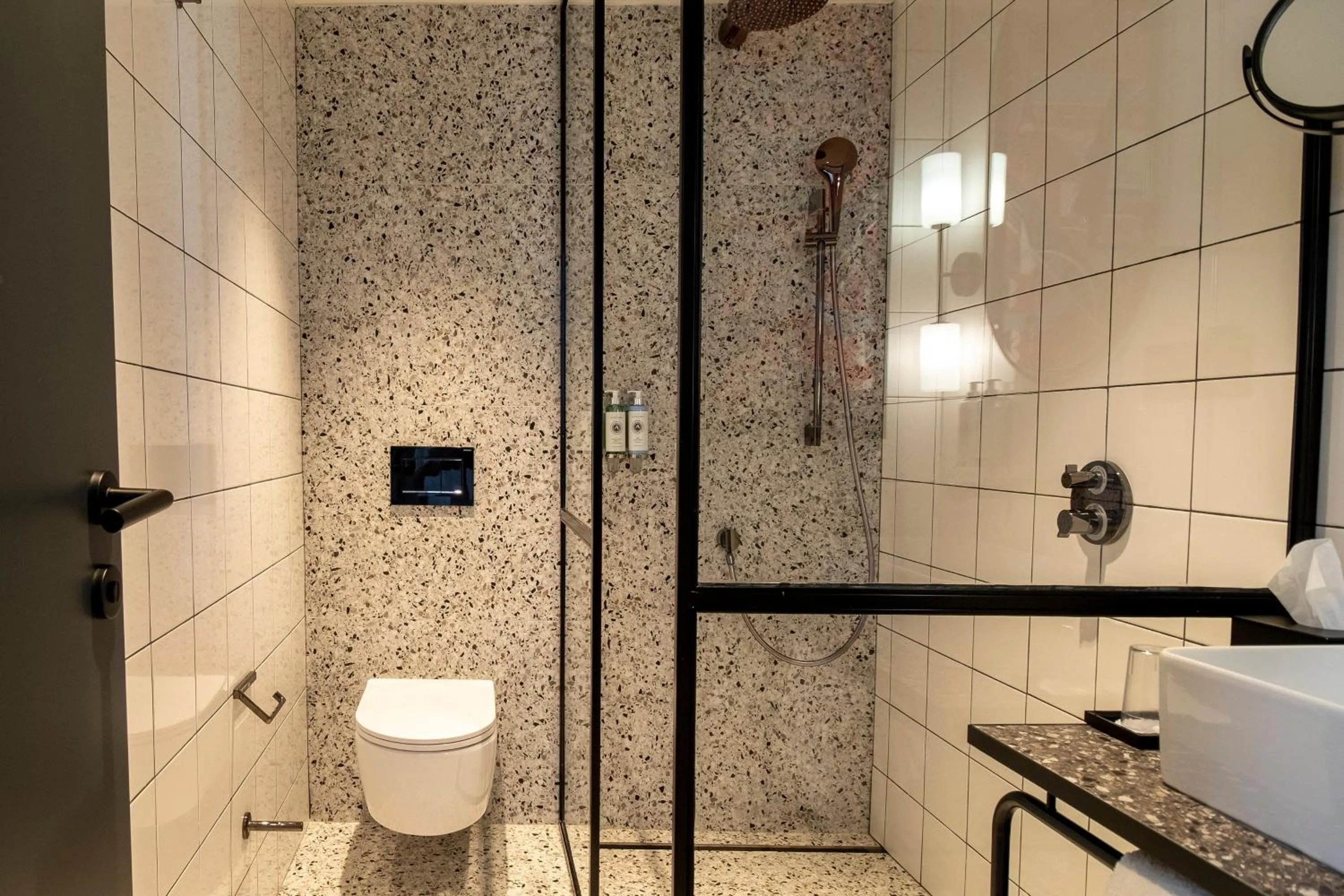 Photo of the whole room in Hotel Indigo Belgrade by IHG