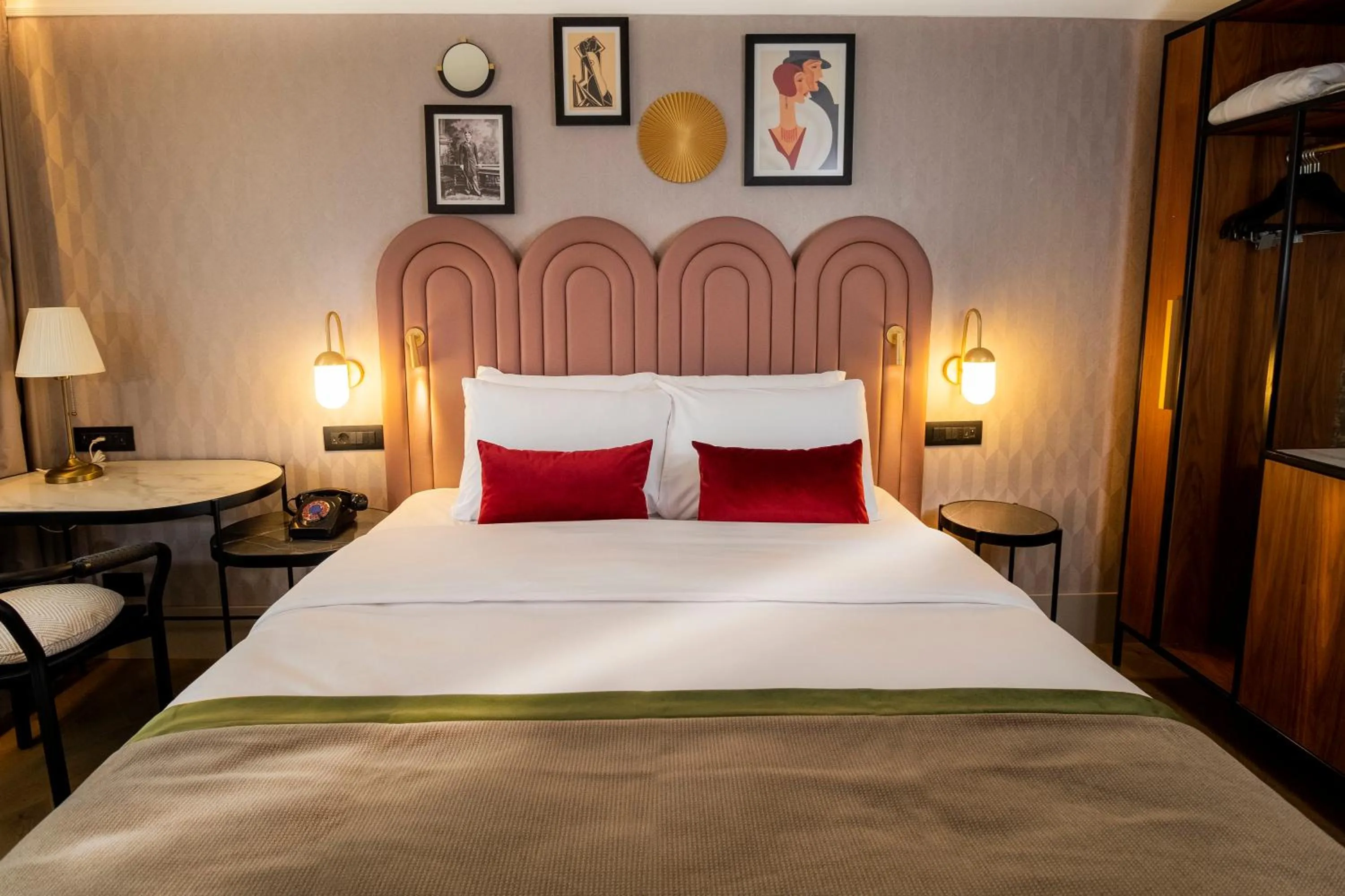 Photo of the whole room, Bed in Hotel Indigo Belgrade by IHG