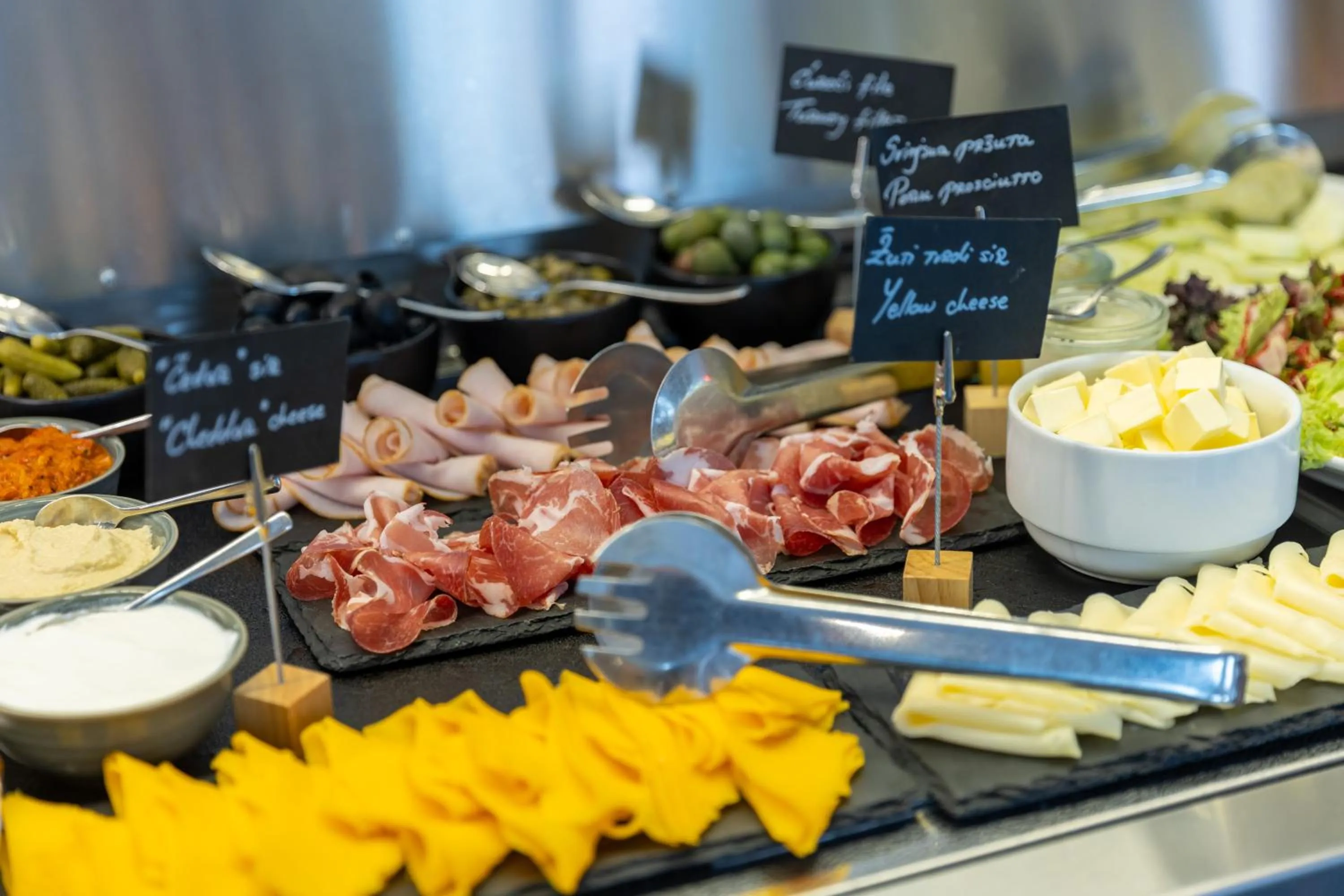 Restaurant/places to eat in Hotel Indigo Belgrade by IHG