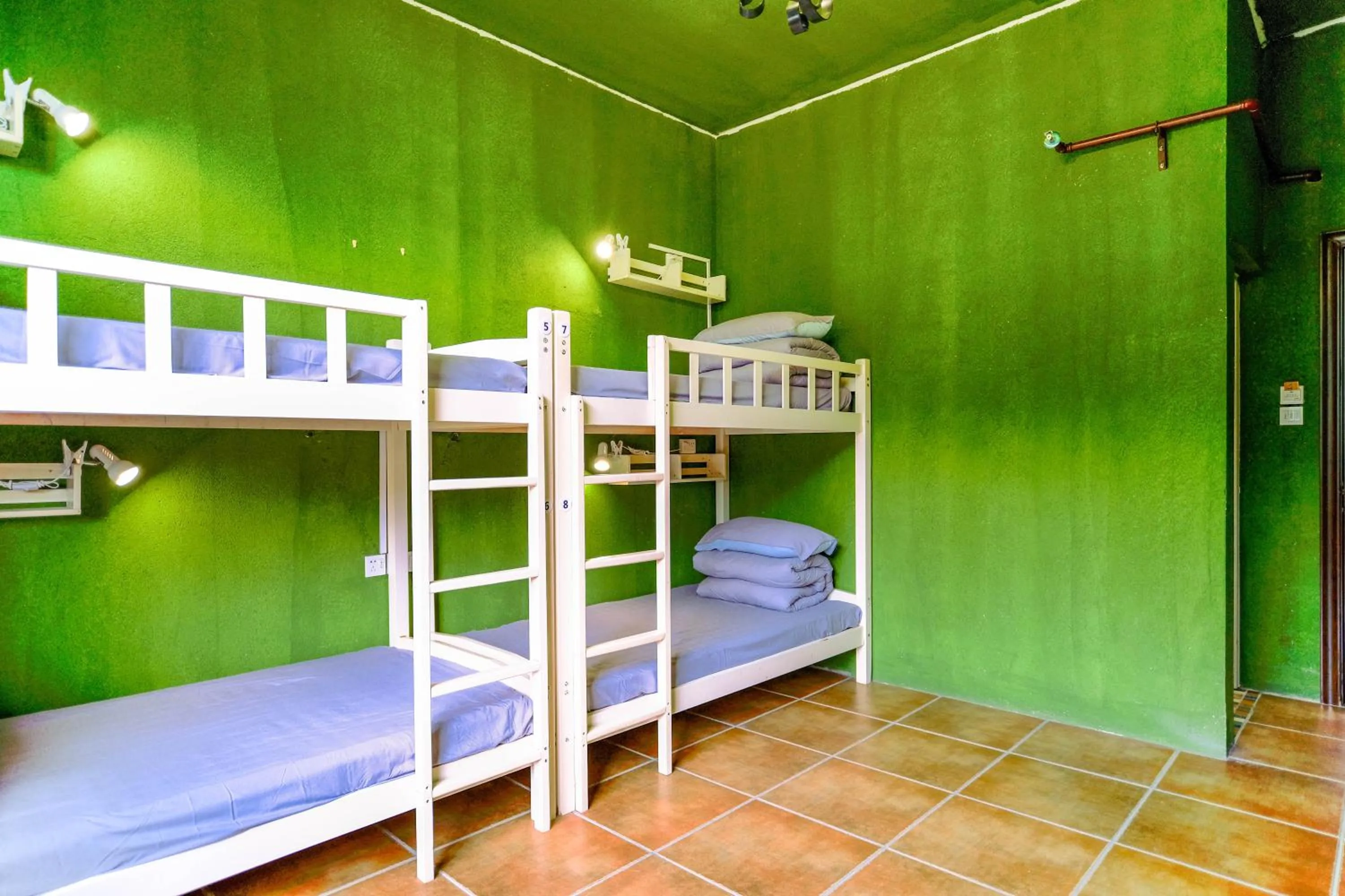 On site, Bed in YangShuo Eden Inn