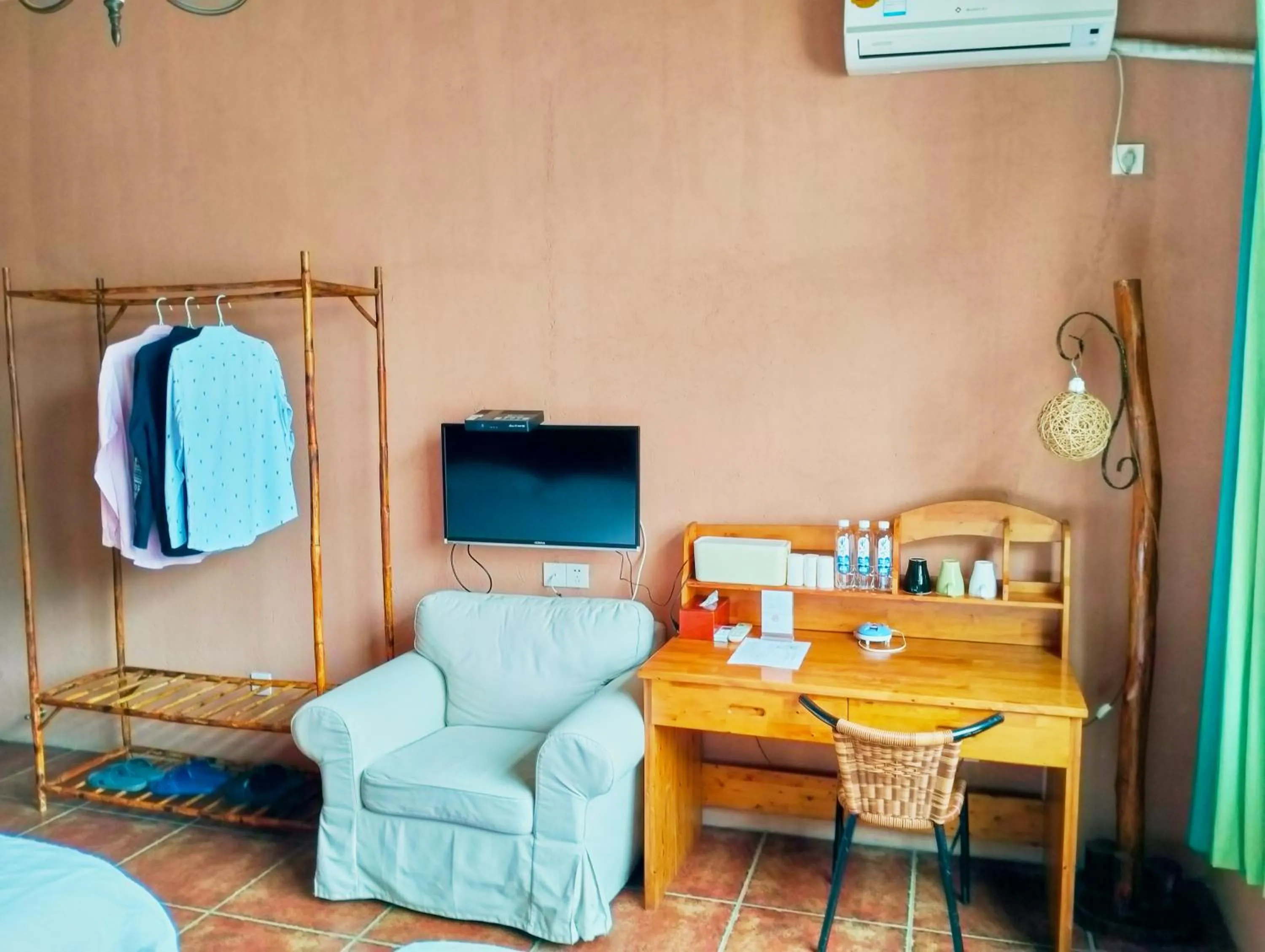 TV and multimedia in YangShuo Eden Inn