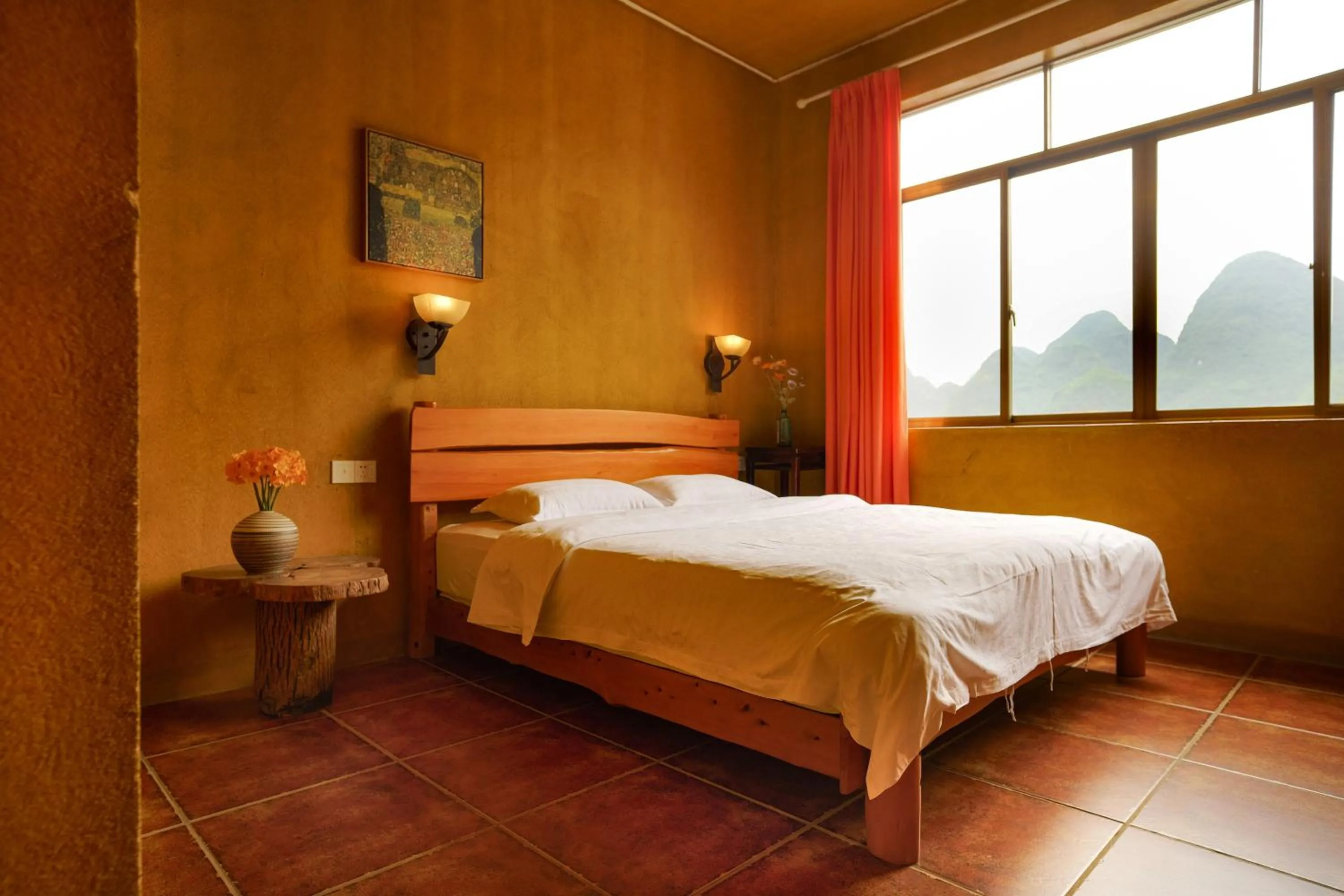 On site, Bed in YangShuo Eden Inn