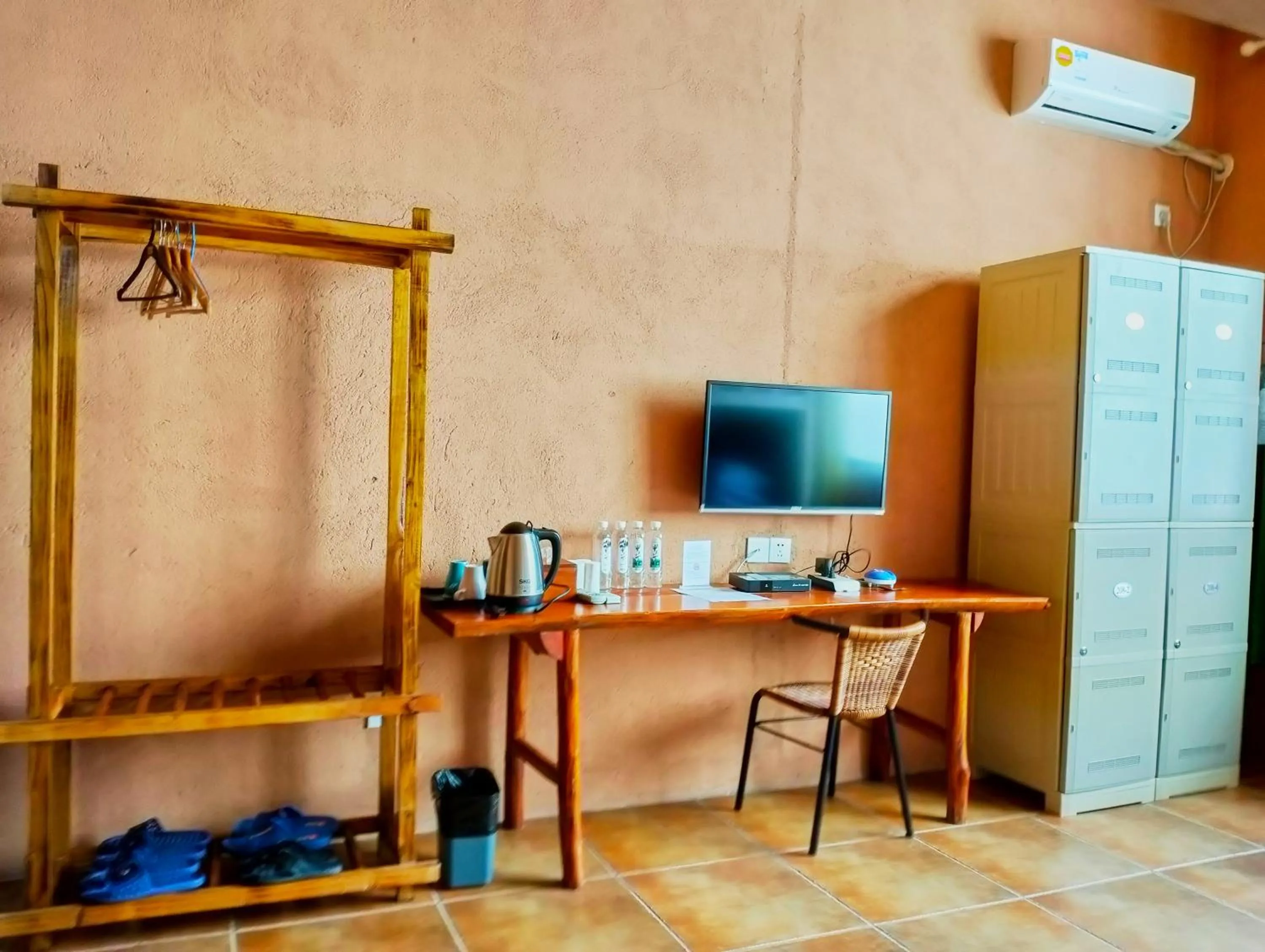 TV and multimedia in YangShuo Eden Inn