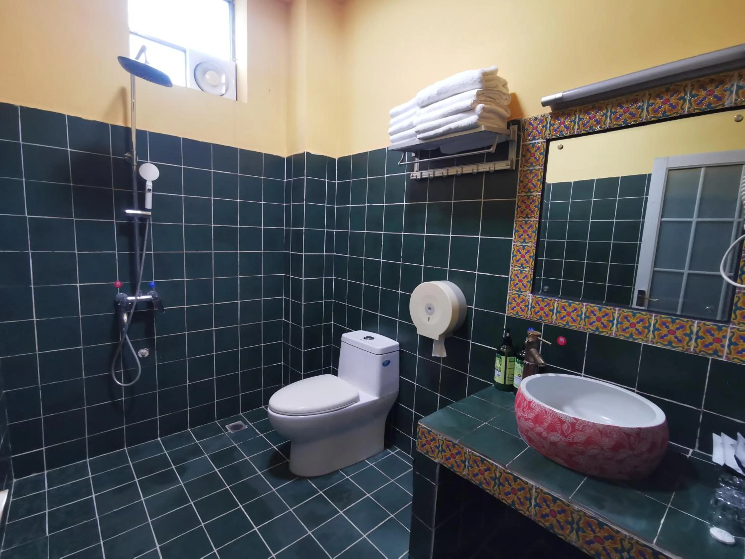 Bathroom in YangShuo Eden Inn