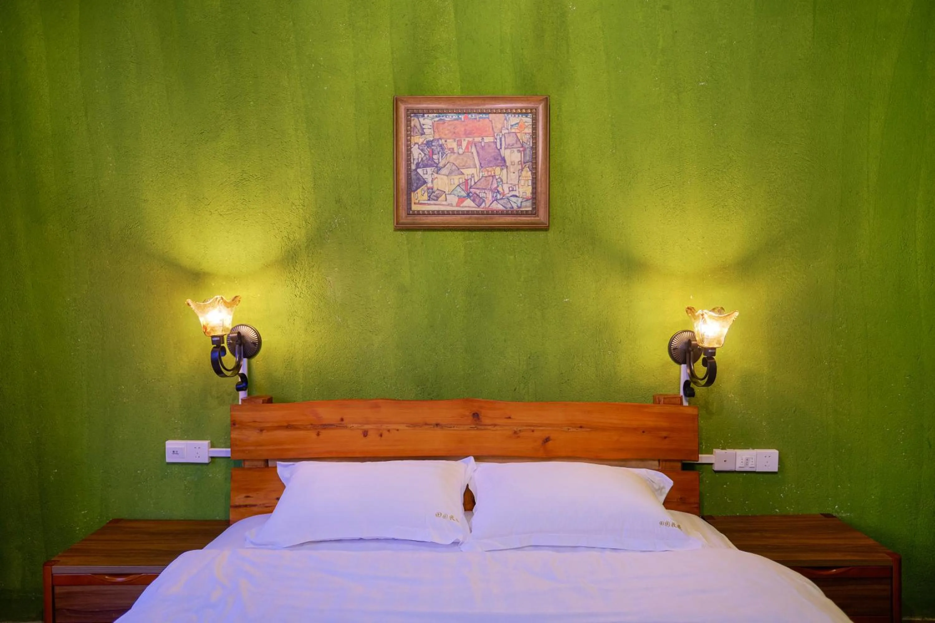 On site, Bed in YangShuo Eden Inn