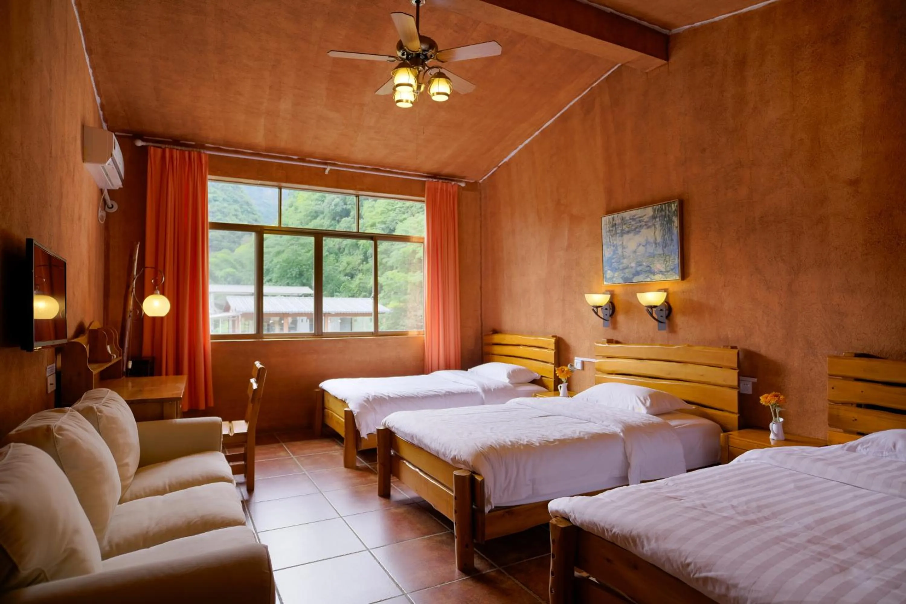 Decorative detail, Bed in YangShuo Eden Inn