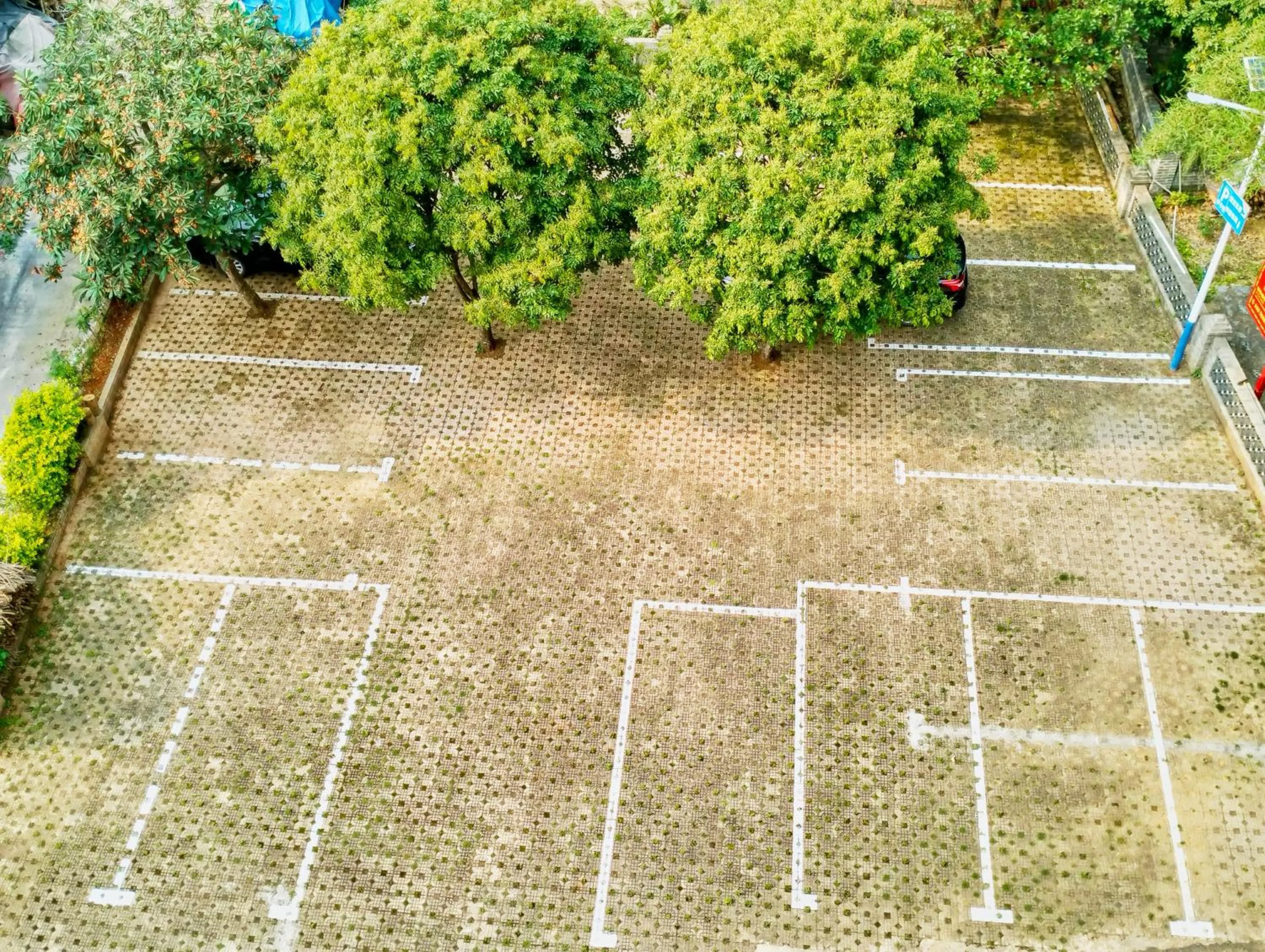 Parking in YangShuo Eden Inn