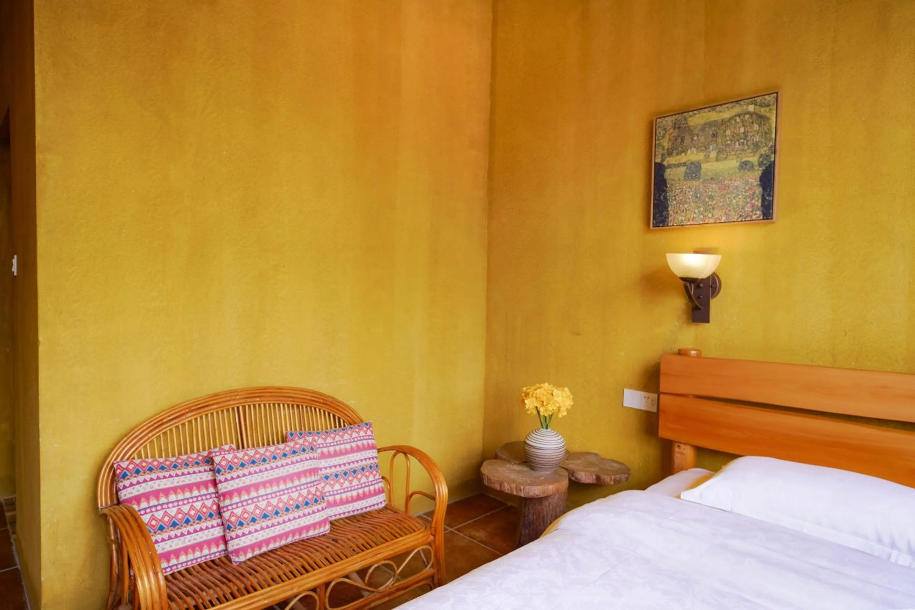 On site, Bed in YangShuo Eden Inn