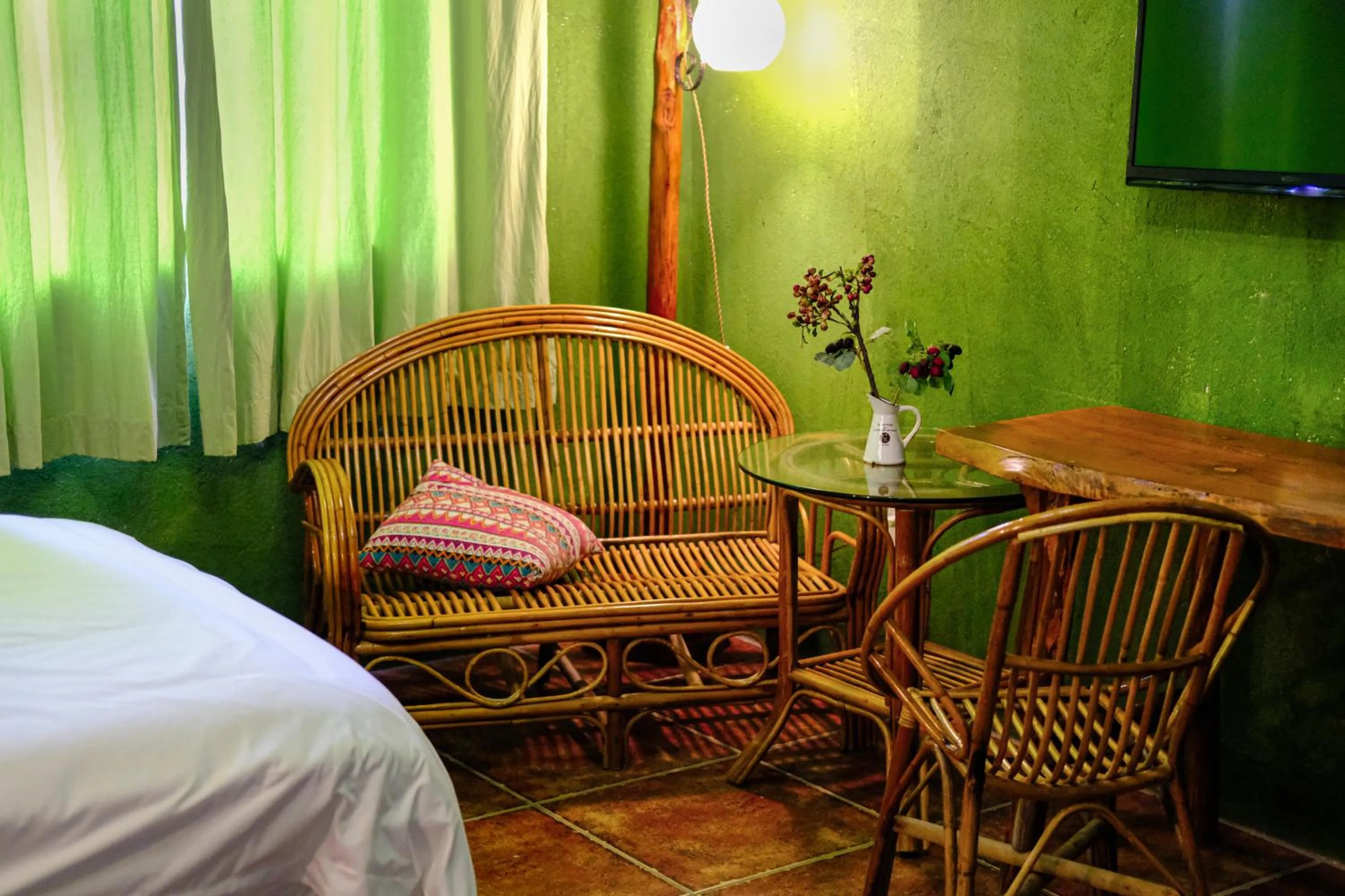 On site, Bed in YangShuo Eden Inn