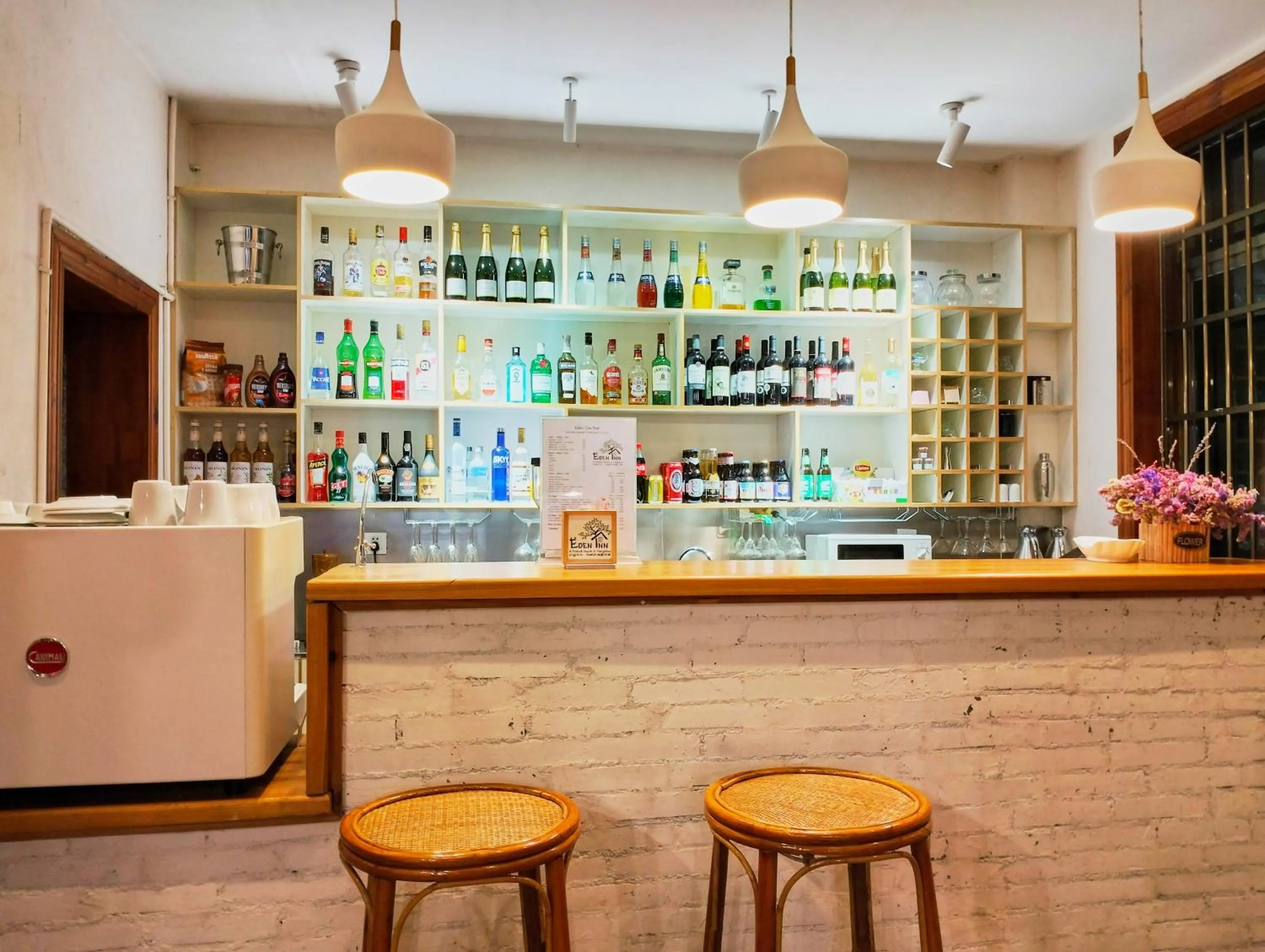 Lounge or bar in YangShuo Eden Inn