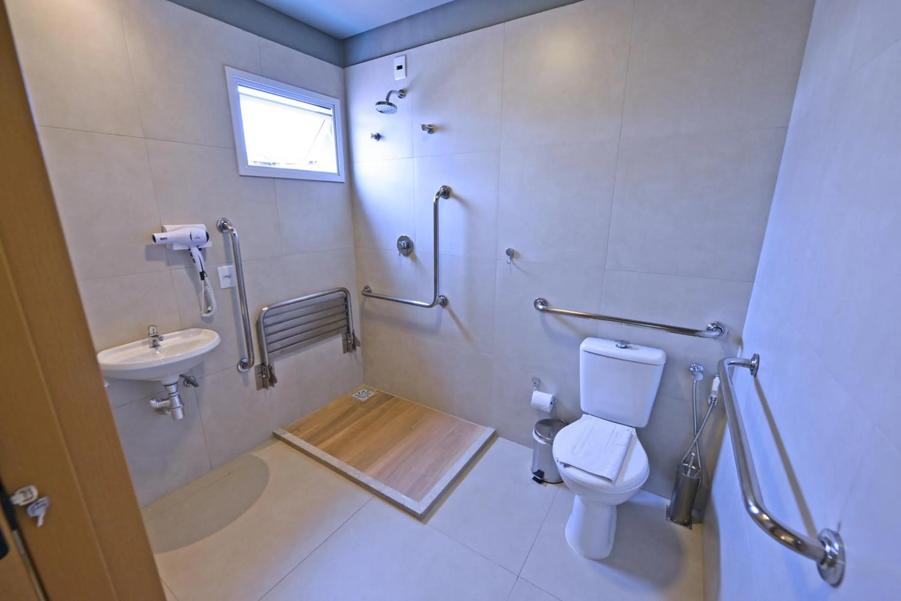 Shower in Vinds Economic Hotel