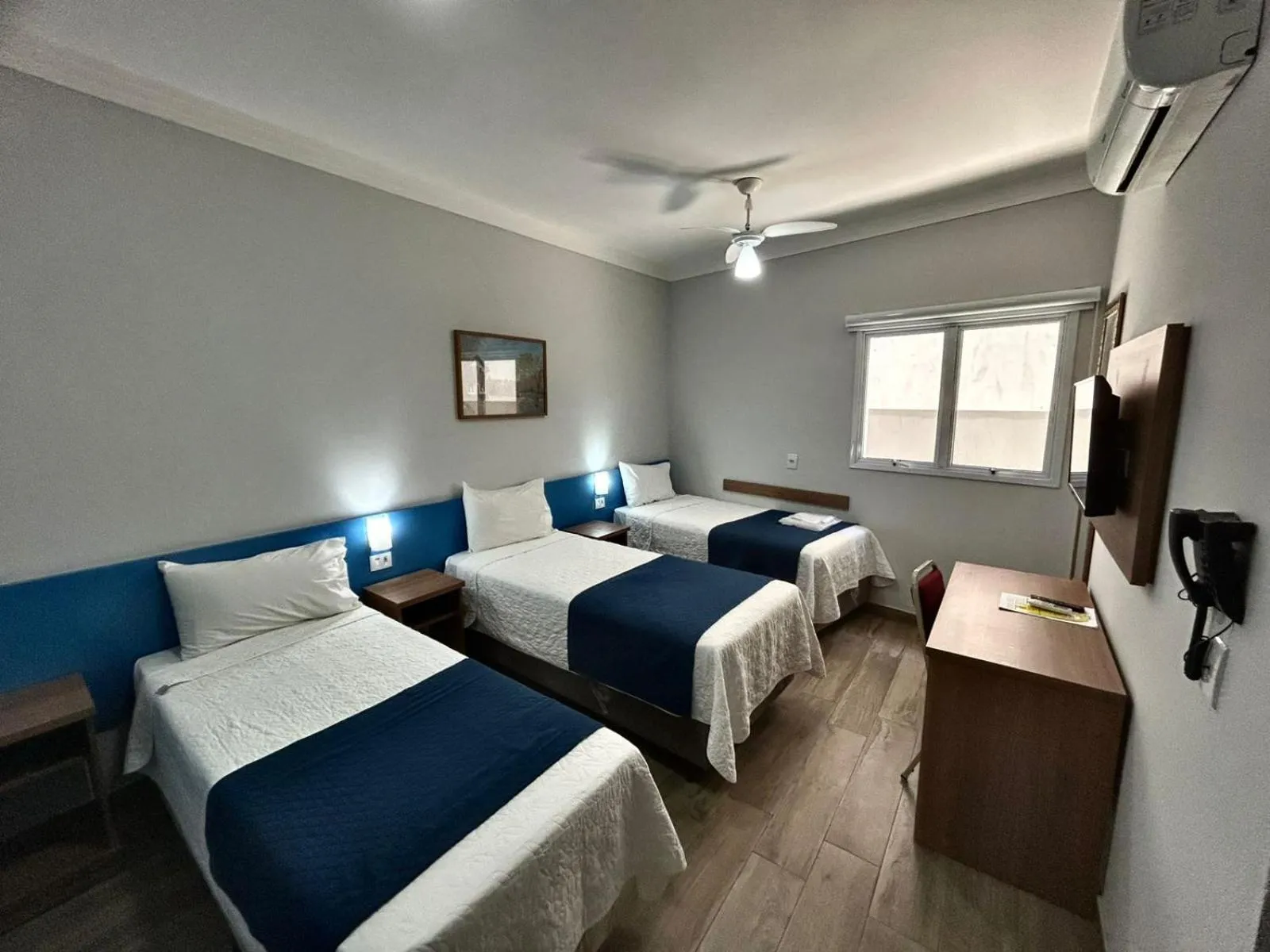 TV and multimedia, Bed in Vinds Economic Hotel