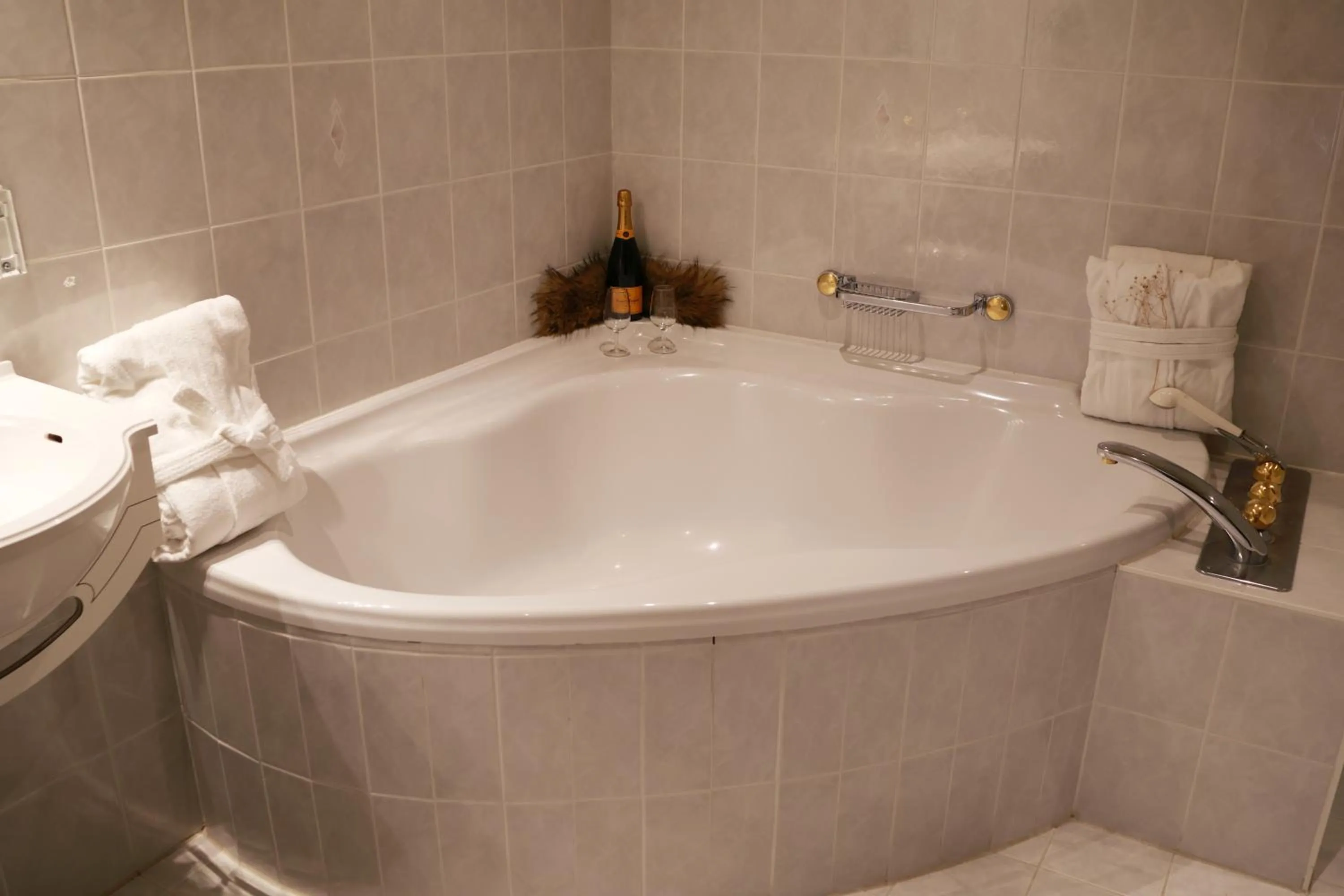 Hot Tub in Grichting Hotel & Serviced Apartments