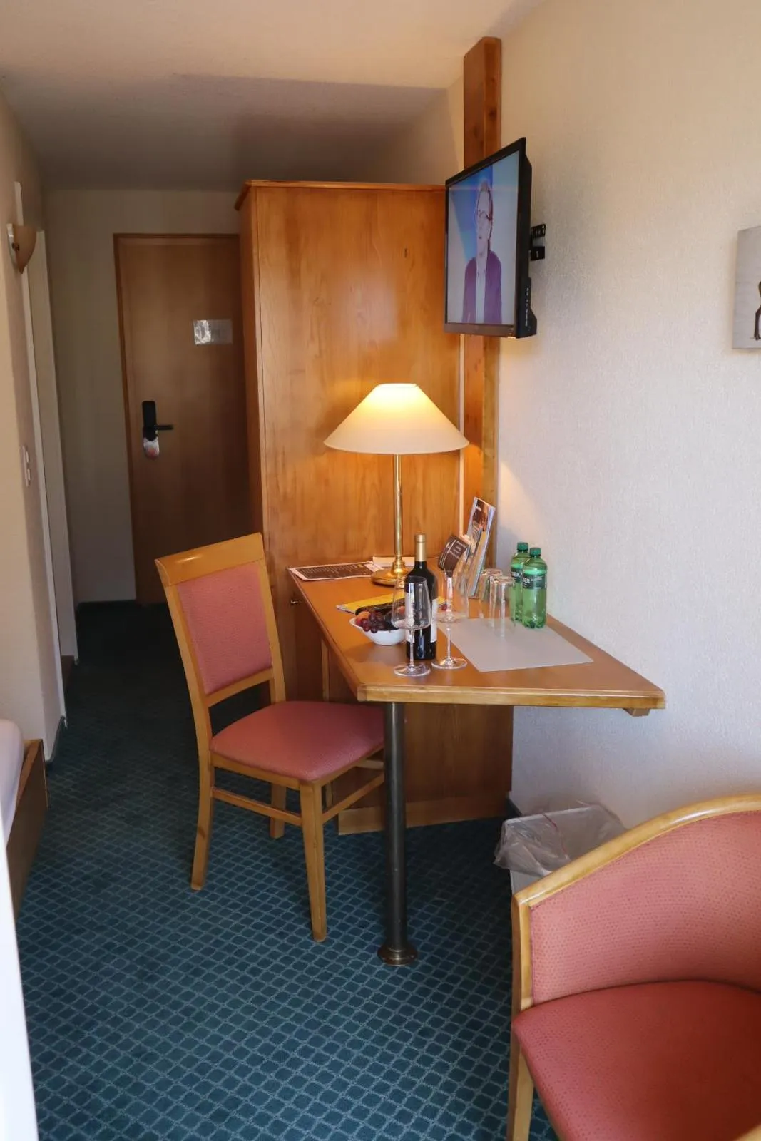 TV and multimedia in Grichting Hotel & Serviced Apartments