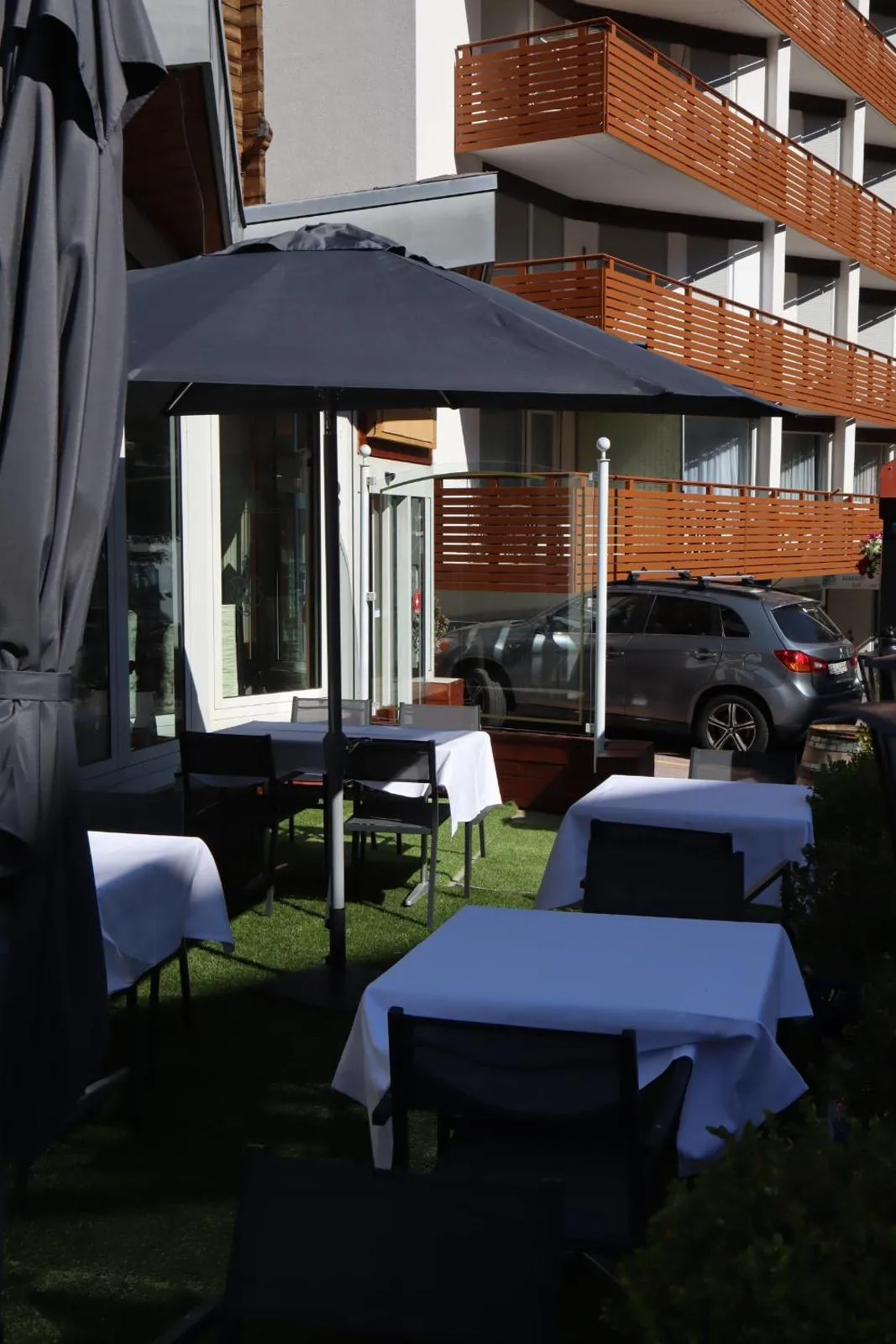 Patio in Grichting Hotel & Serviced Apartments