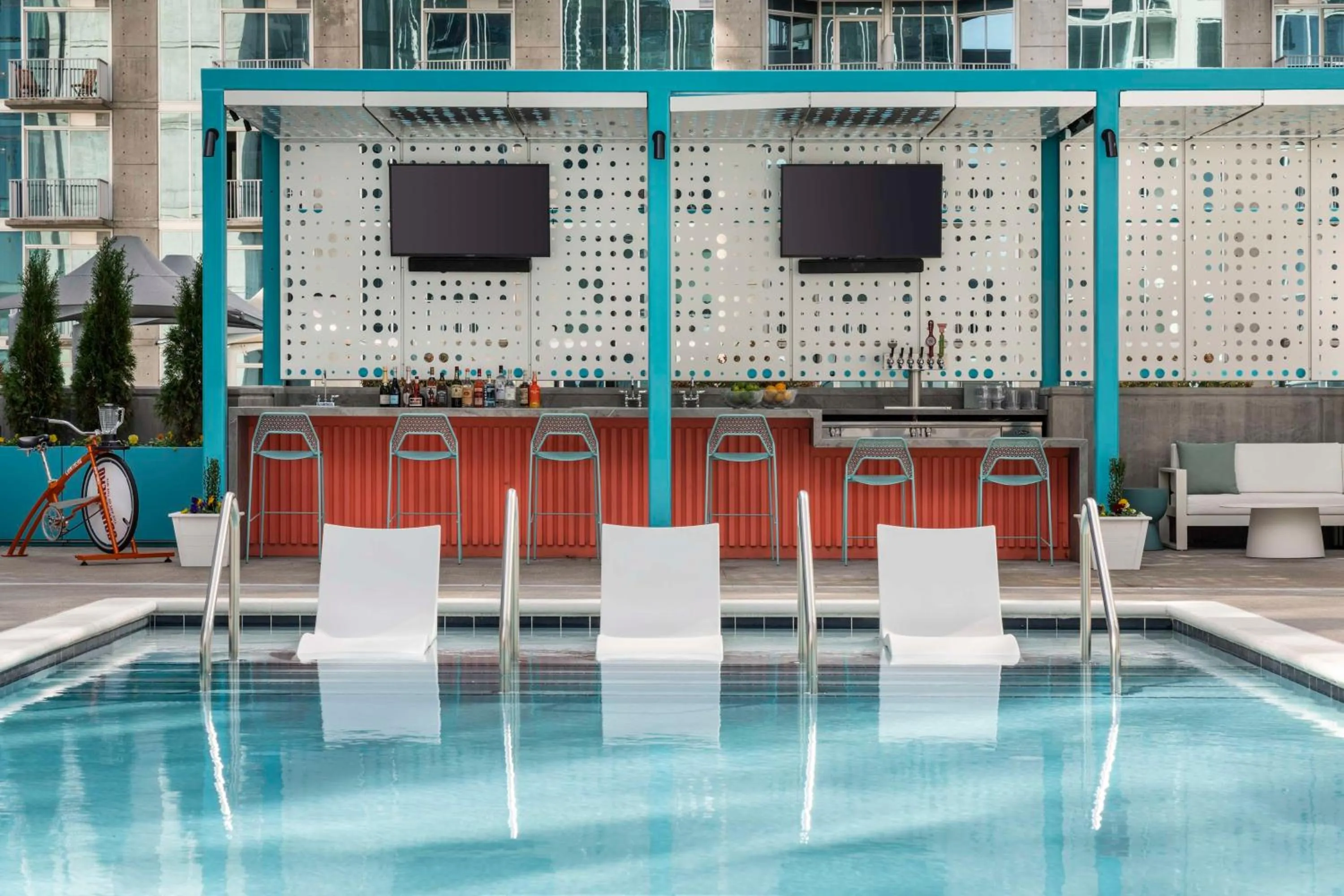 Restaurant/places to eat in Hyatt Centric Downtown Nashville