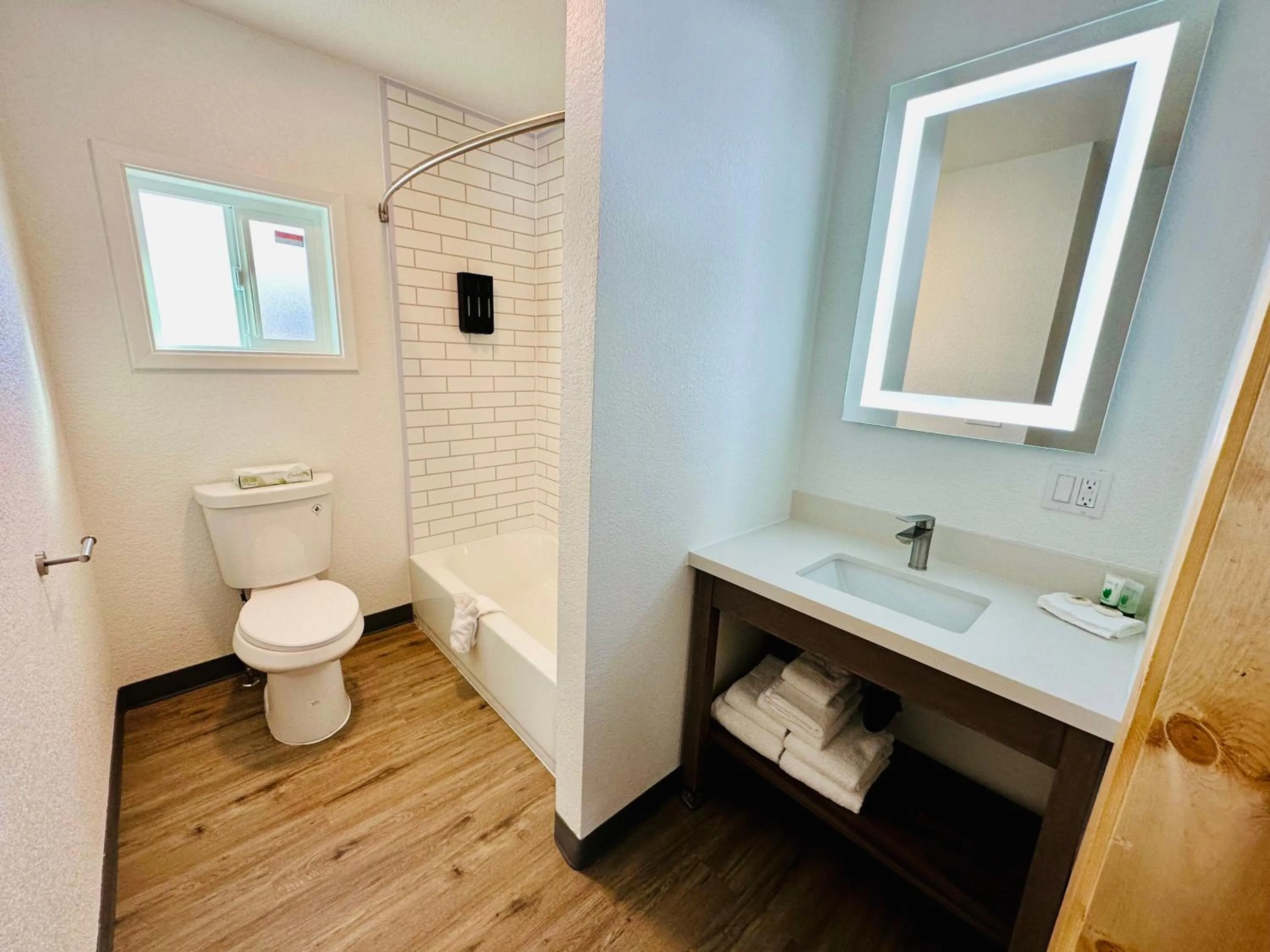 Bathroom in Wapiti Lodge