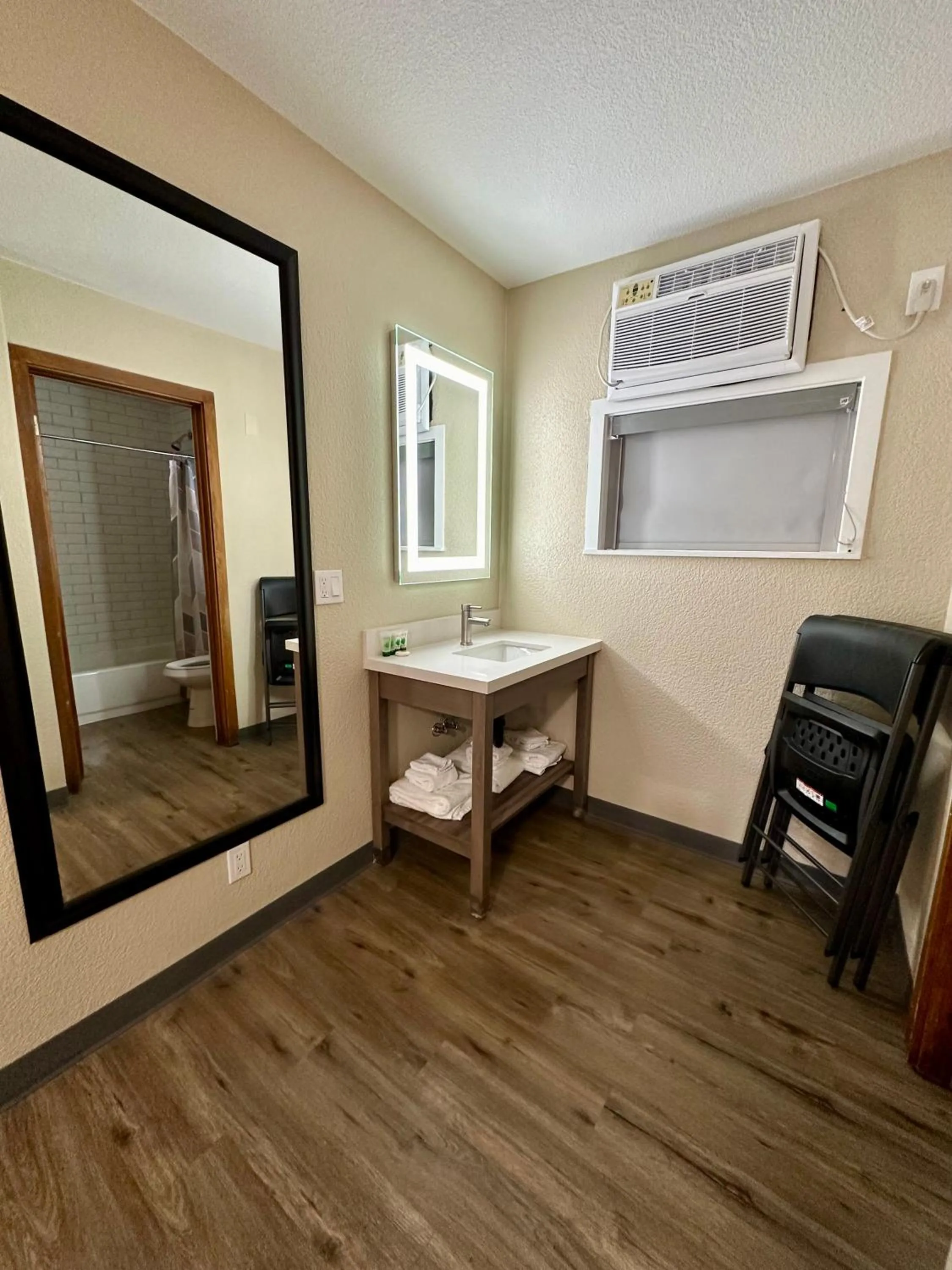 Bathroom in Wapiti Lodge