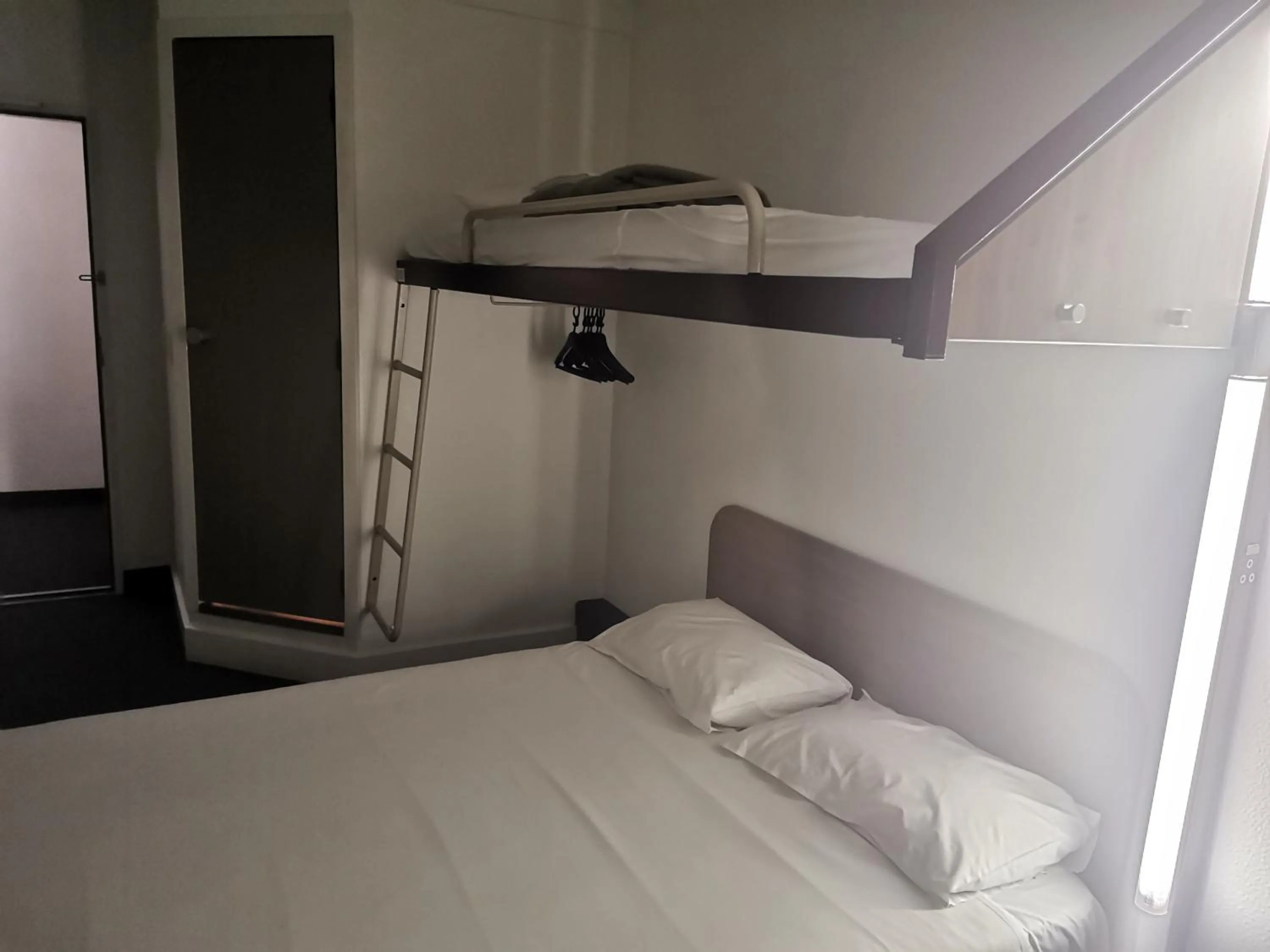 Bedroom, Bed in SUN1 Vereeniging