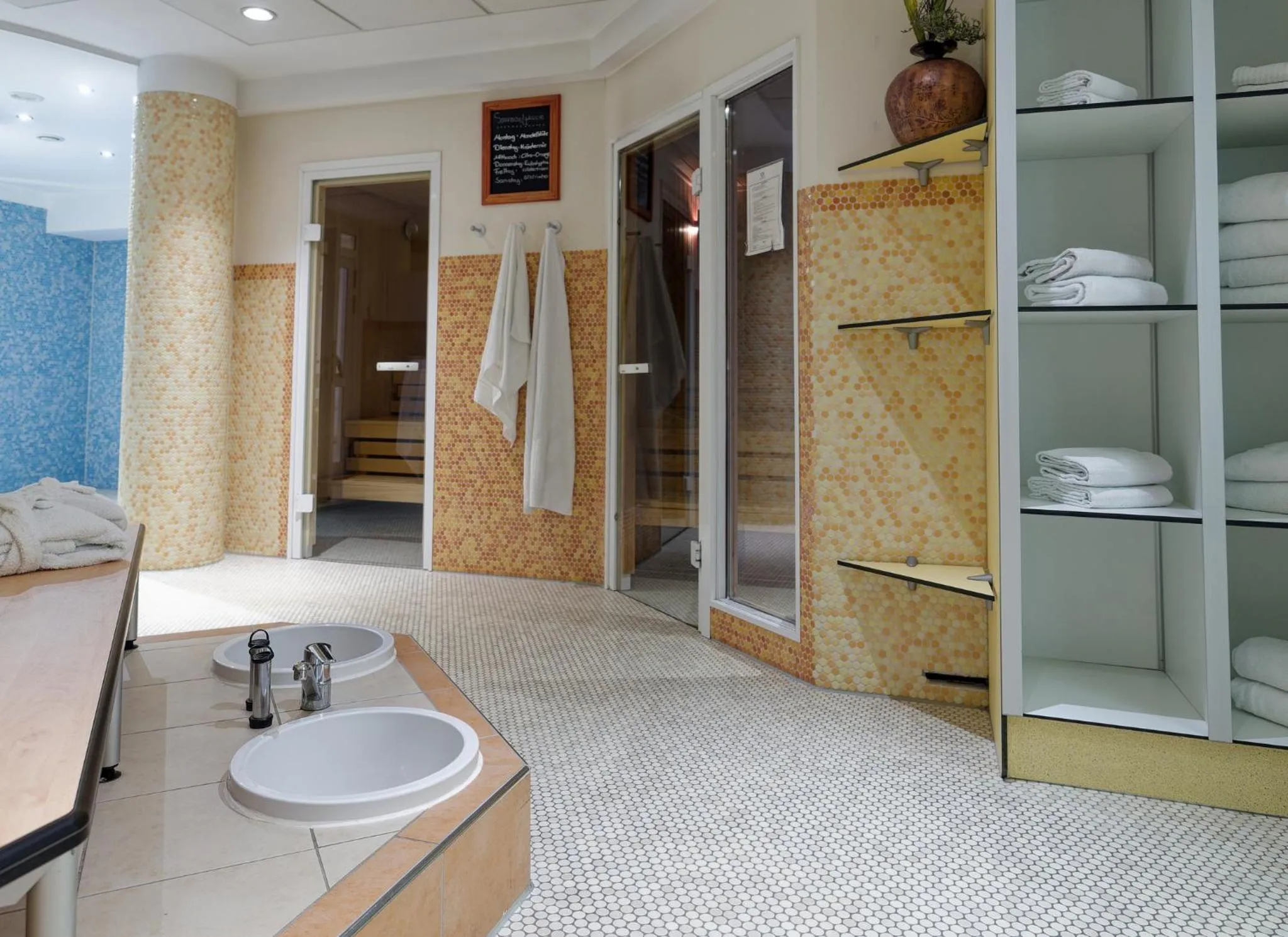 Spa and wellness centre/facilities in Hotel Schmidt am Markt