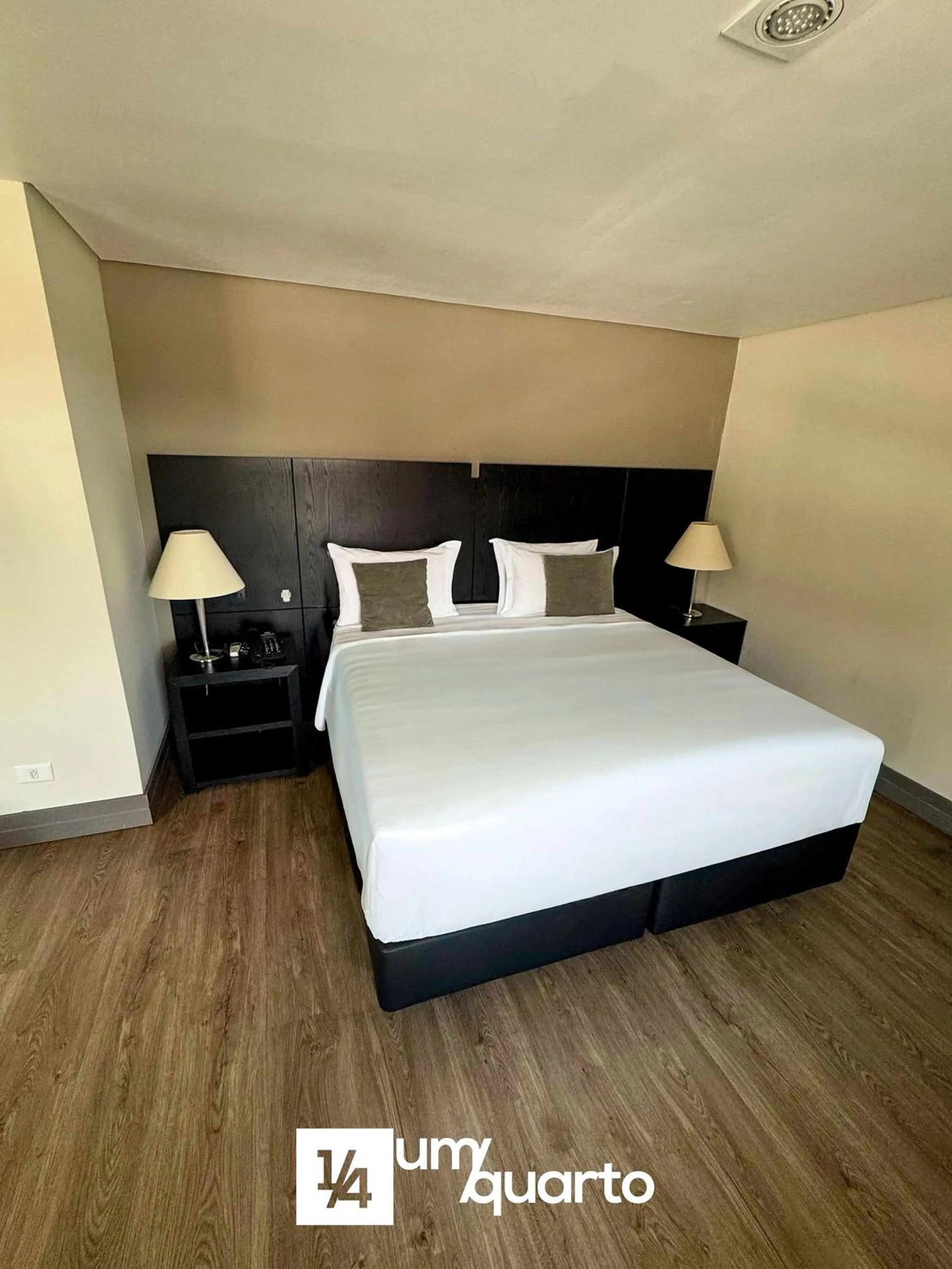 Bed in Manhattan Floor