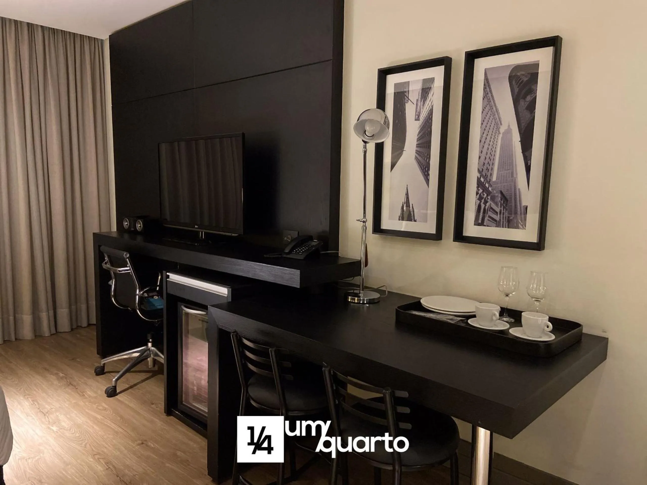 Bed in Manhattan Floor