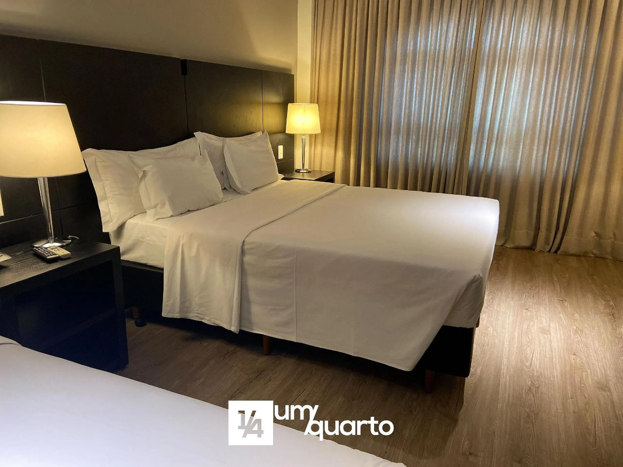 Bedroom, Bed in Manhattan Floor