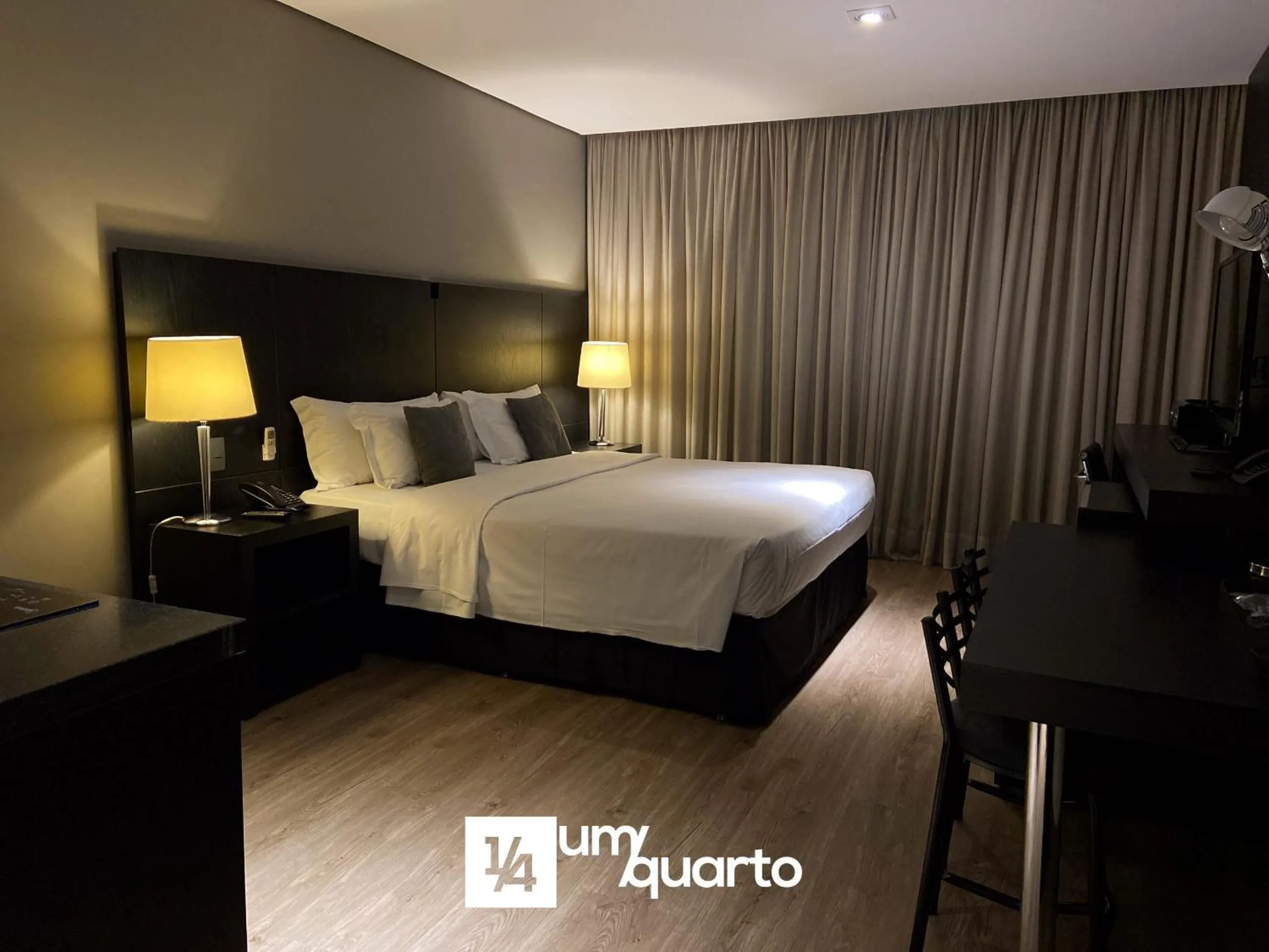 Bed in Manhattan Floor